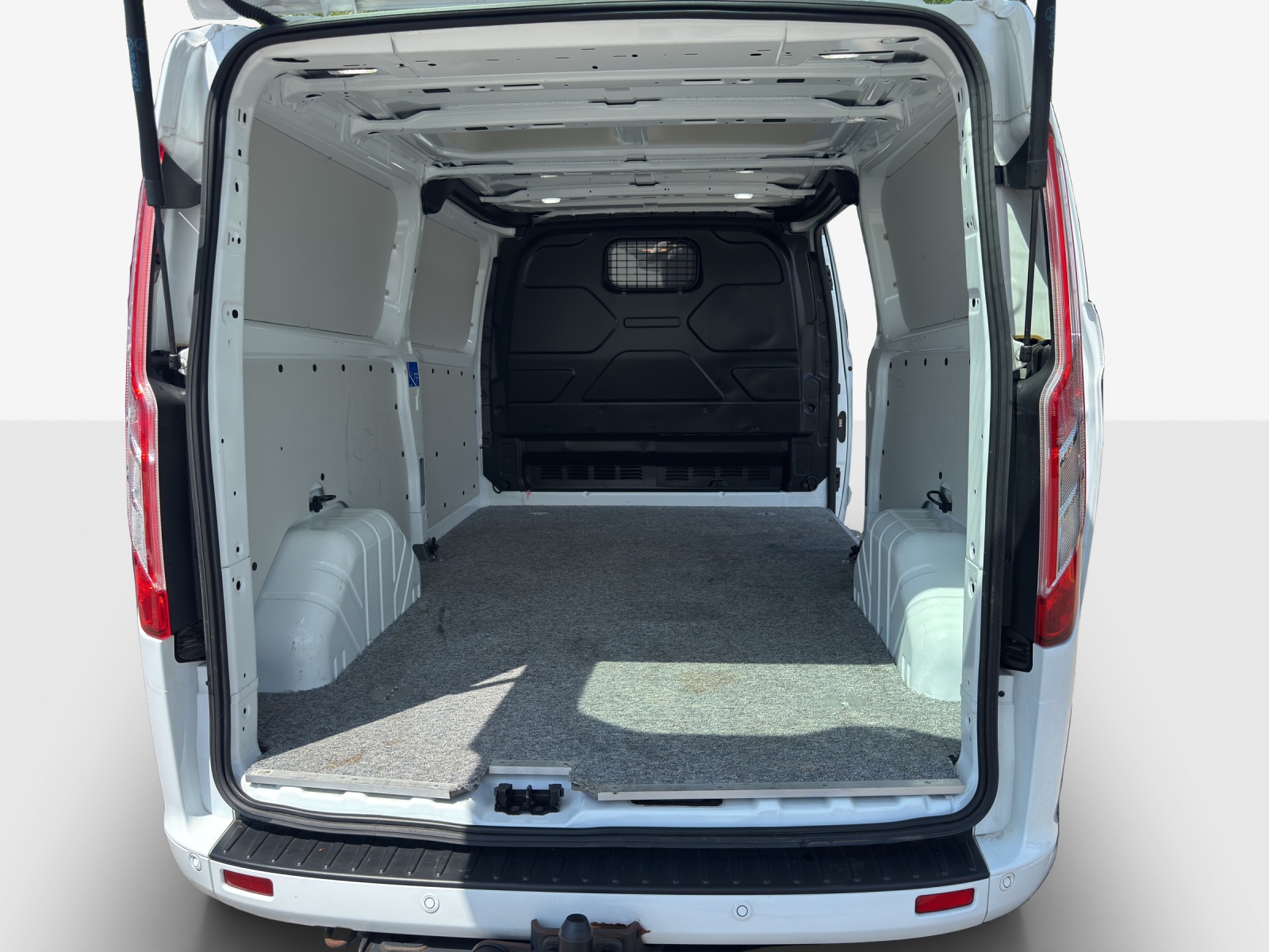 FORD Transit Custom Van 320 L2H1 DK Sport-image-12