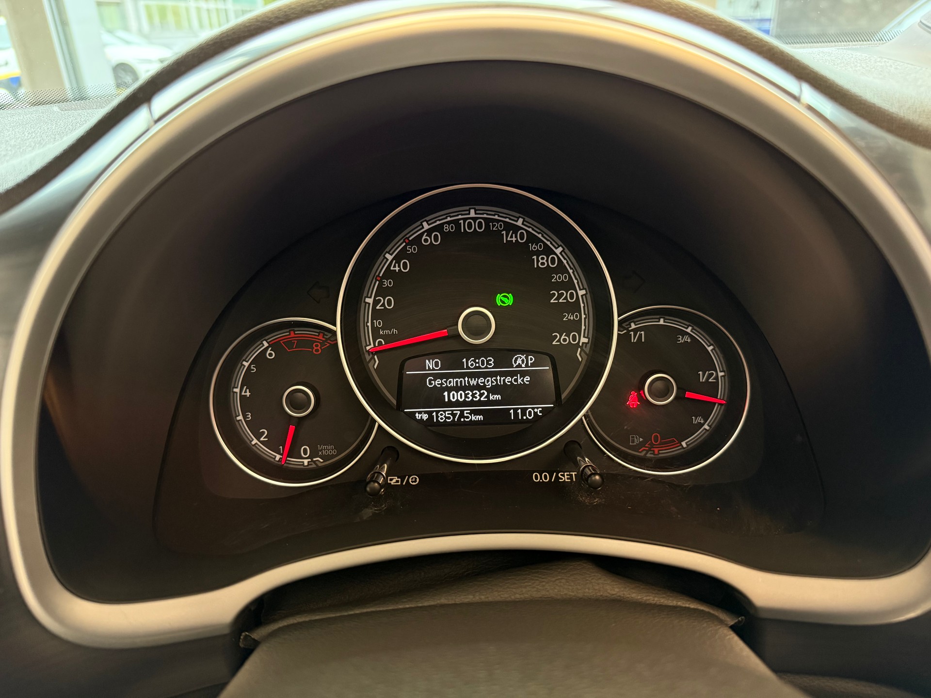 VW Beetle Cabriolet Denim Jeans Edition 1.4 TSI DSG-image-12