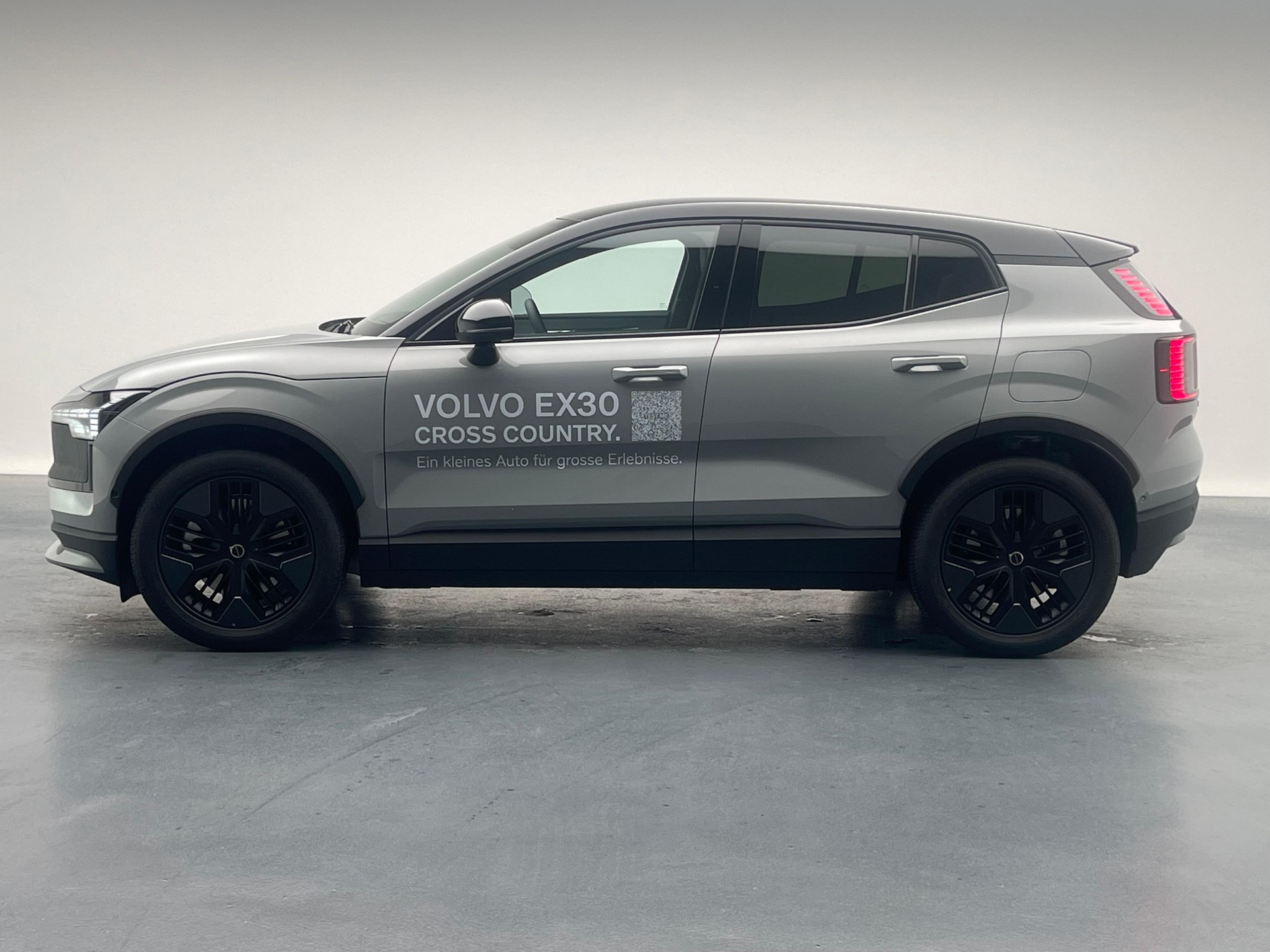 VOLVO EX30 CC E60 Twin Performance AWD-image-2