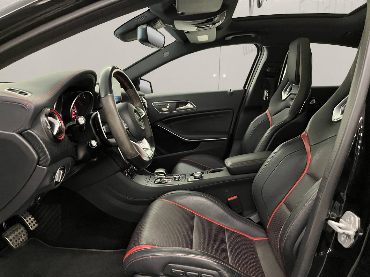 MERCEDES-BENZ A 45 AMG 4m-image-4