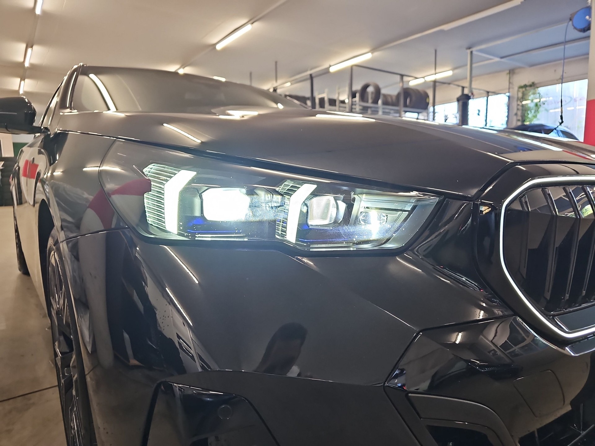 BMW 520d xDrive 48V Touring M Sport Pro Steptronic-image-16