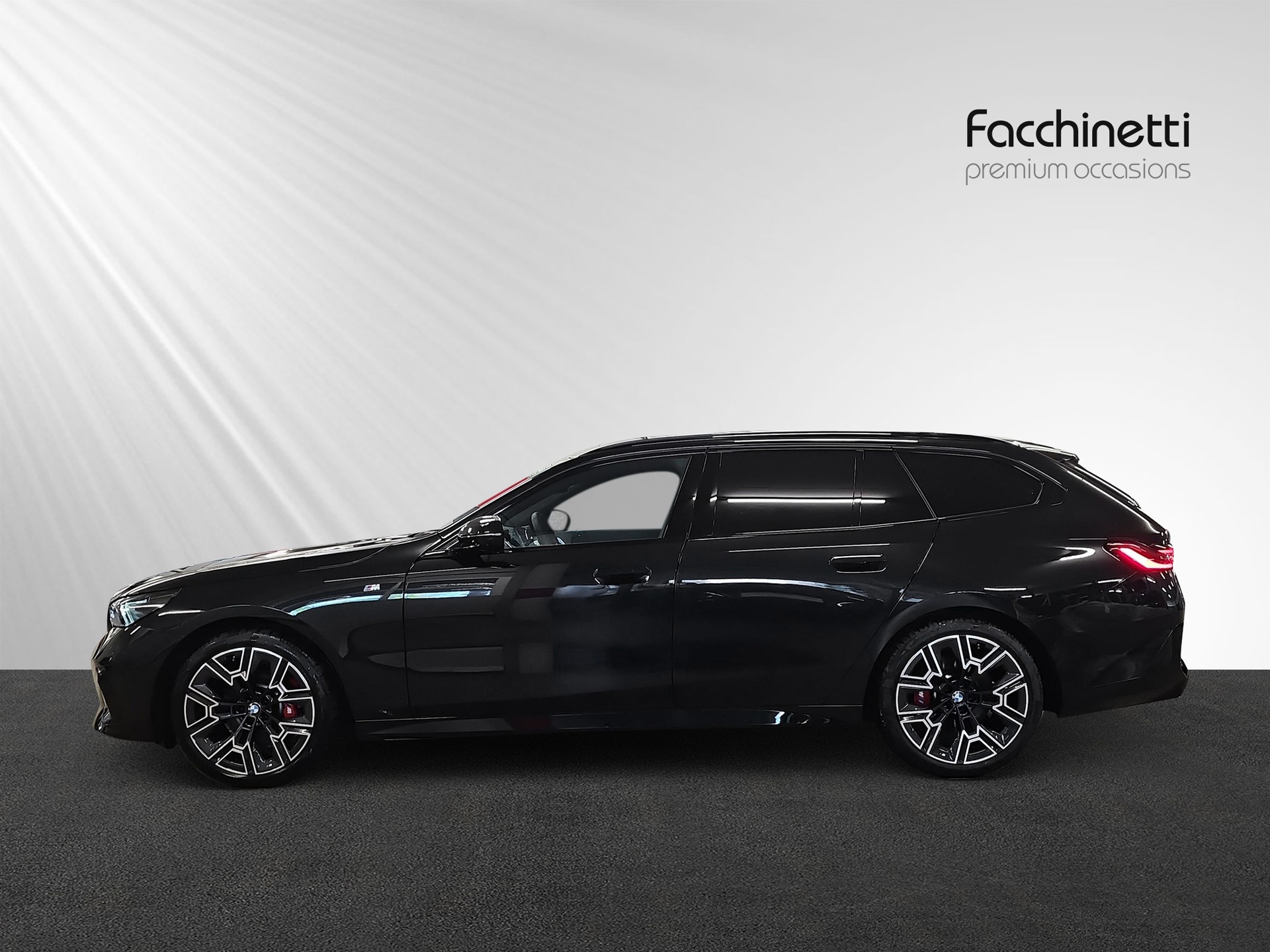 BMW 520d xDrive 48V Touring M Sport Pro Steptronic-image-1