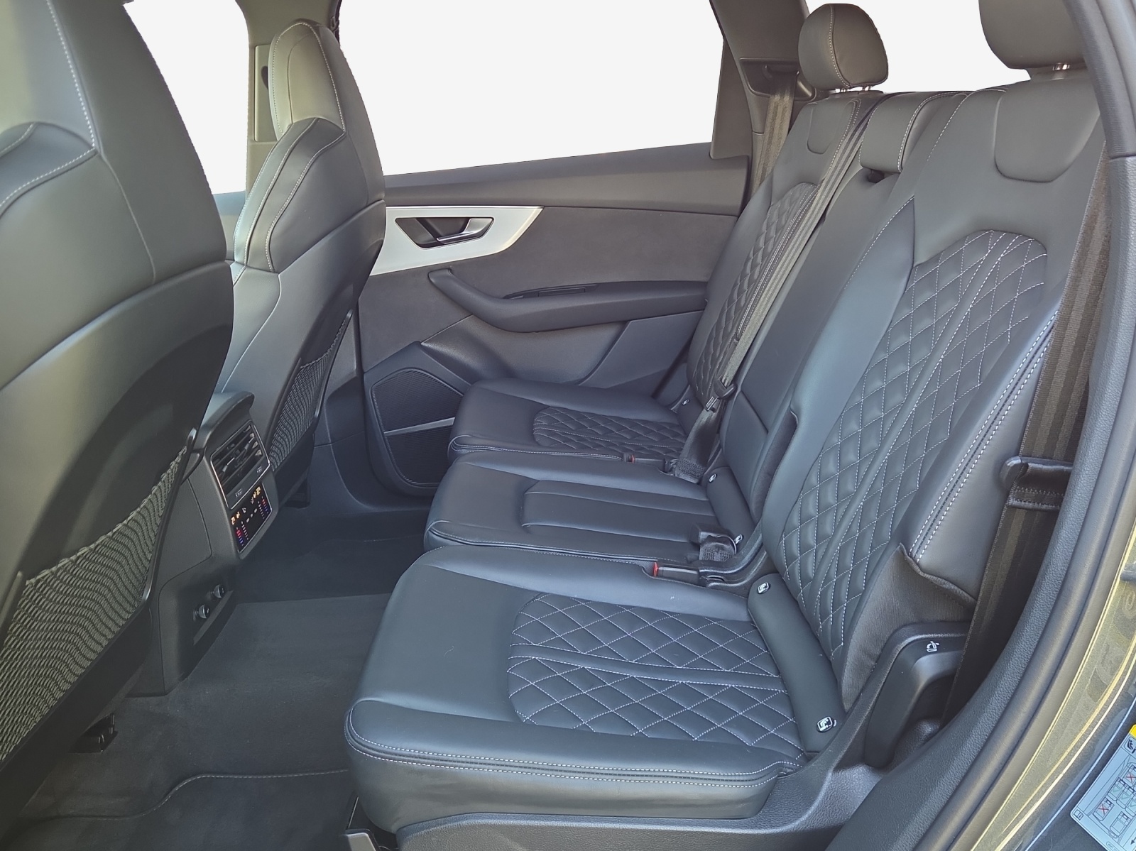 AUDI Q7 50 TDI quattro S Line tiptronic-image-11