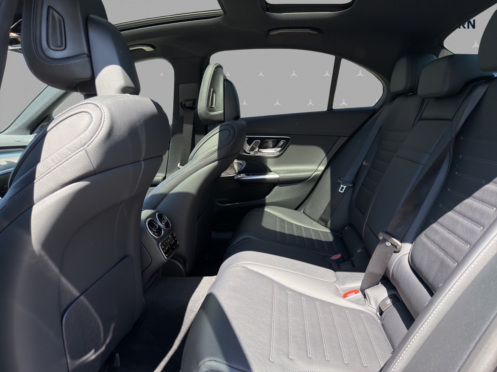MERCEDES-BENZ C 220 d 4 Matic Swiss Star-image-13