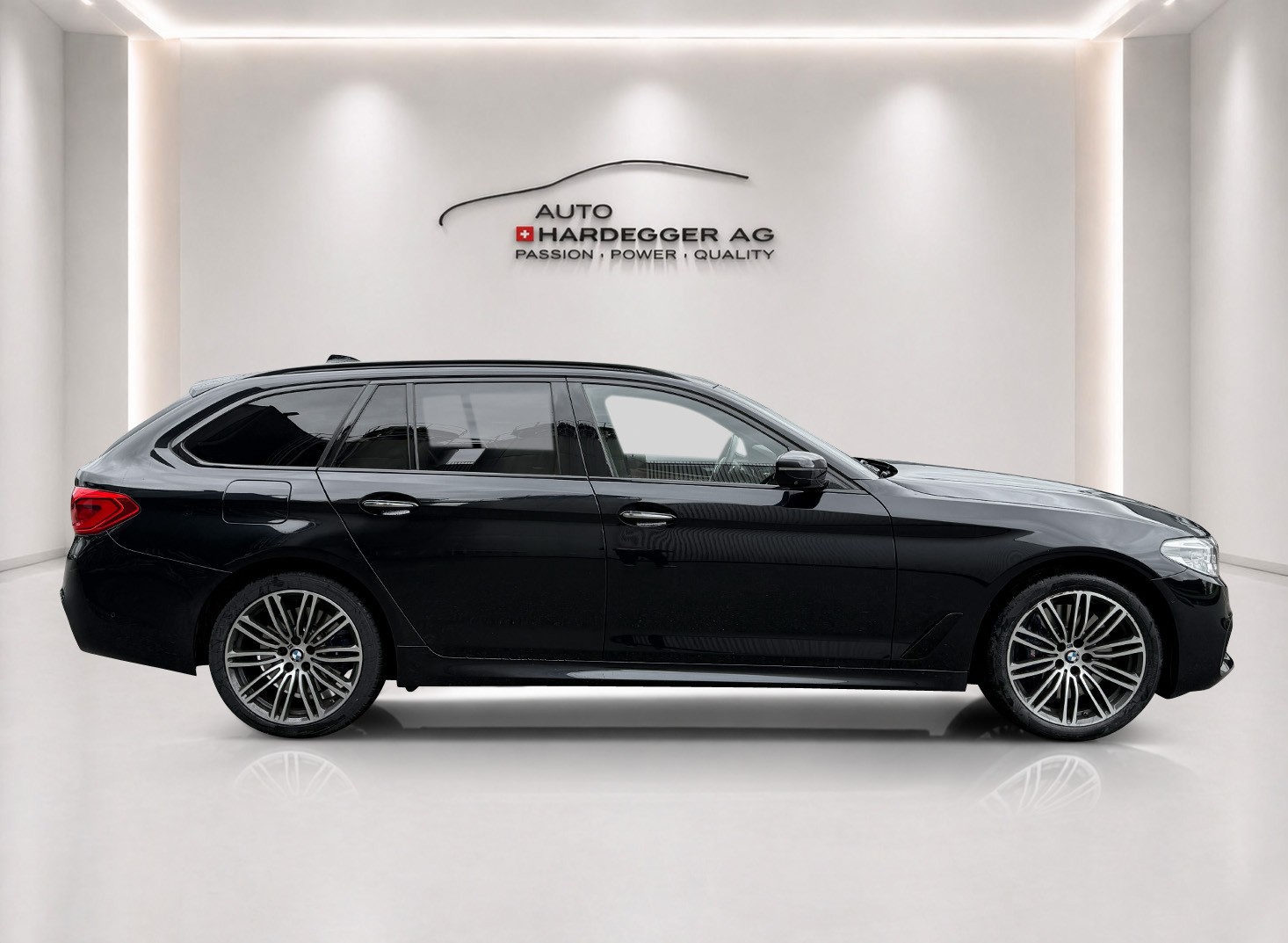 BMW 540i xDrive Touring M Sport / Vollgarantie! neue Bremsen-image-2