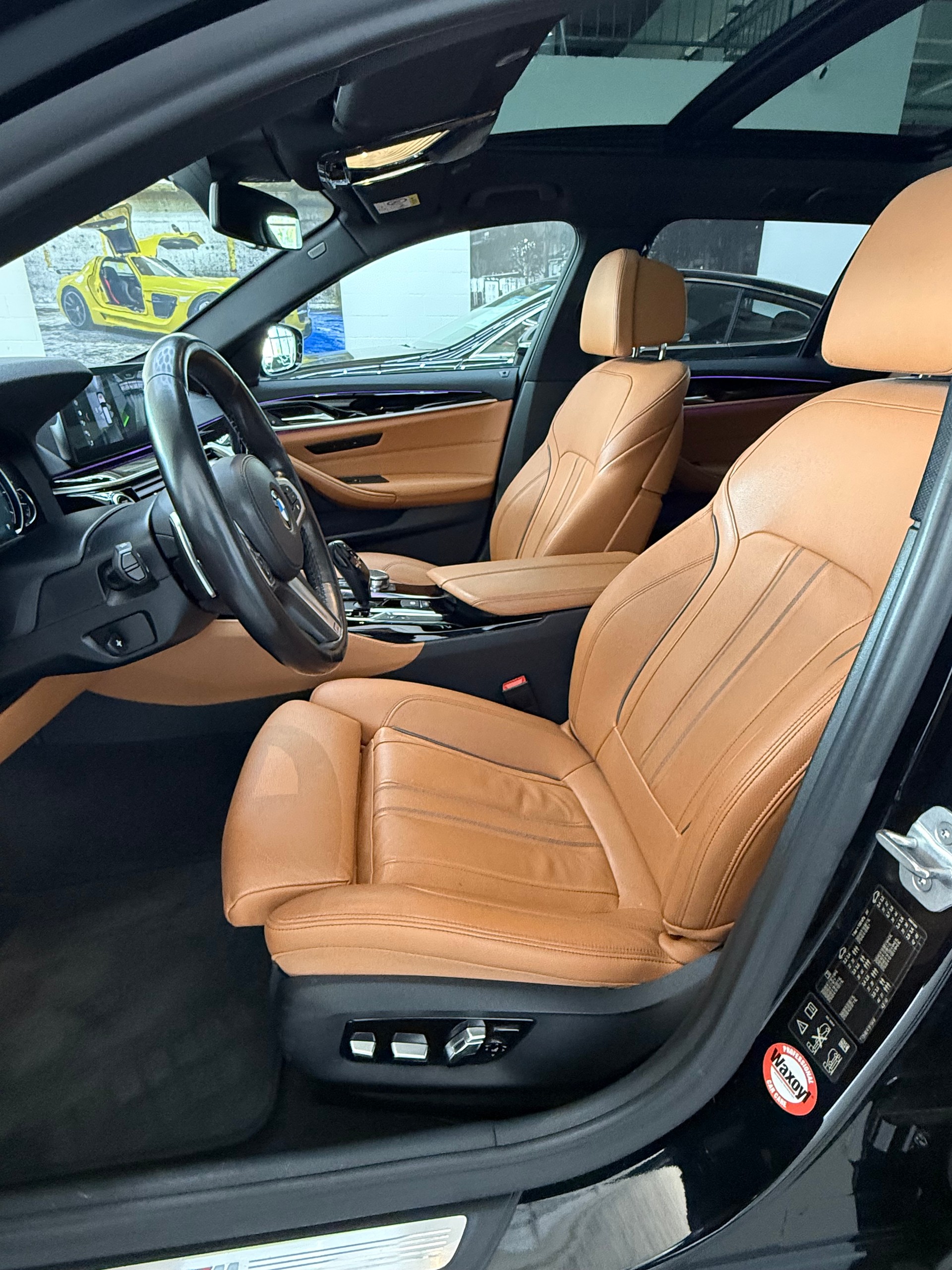 BMW 540i xDrive Touring M Sport / Vollgarantie! neue Bremsen-image-21