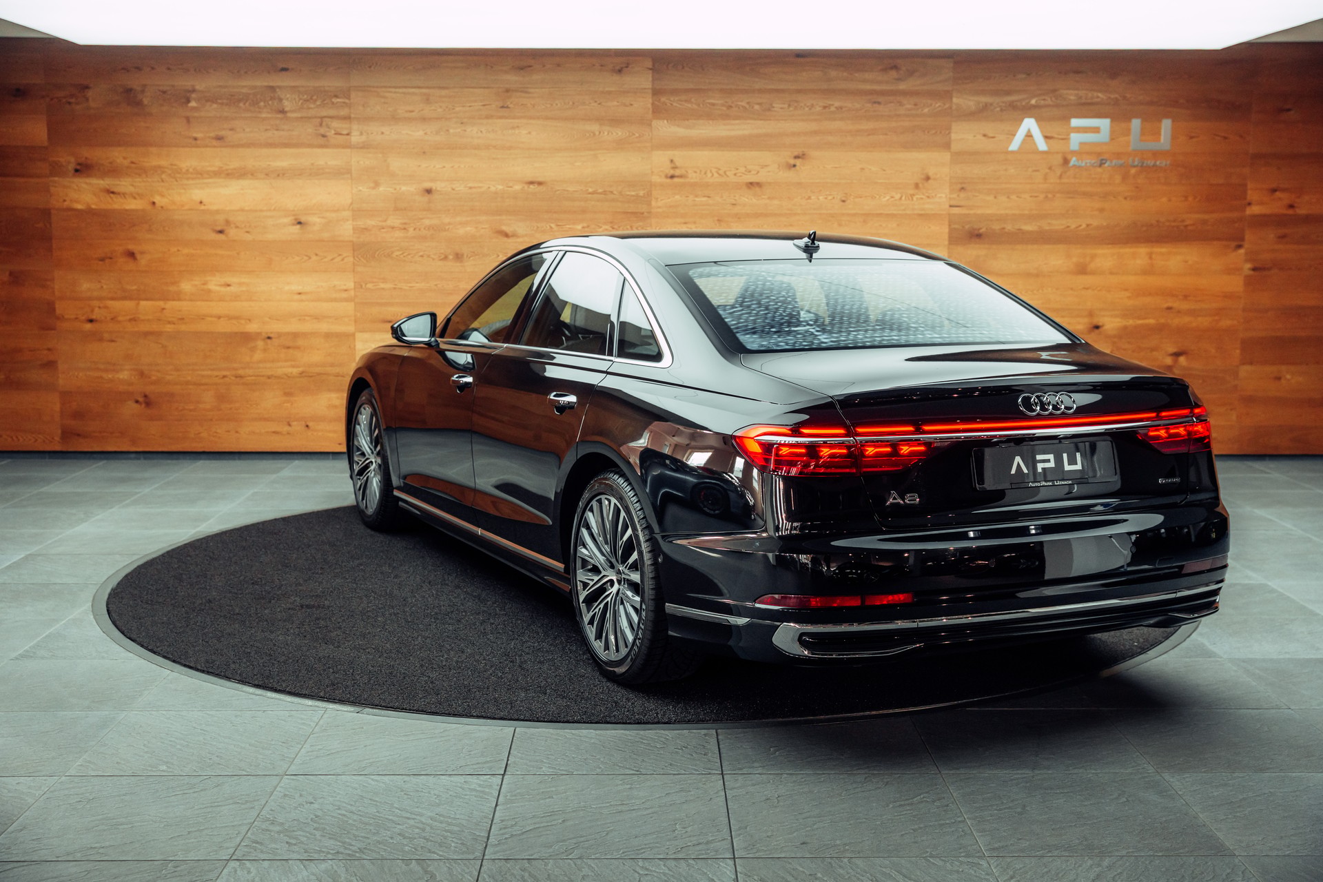 AUDI A8 50 TDI quattro tiptronic-image-2