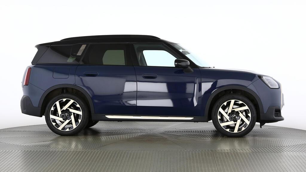 MINI Countryman S ALL4-image-2