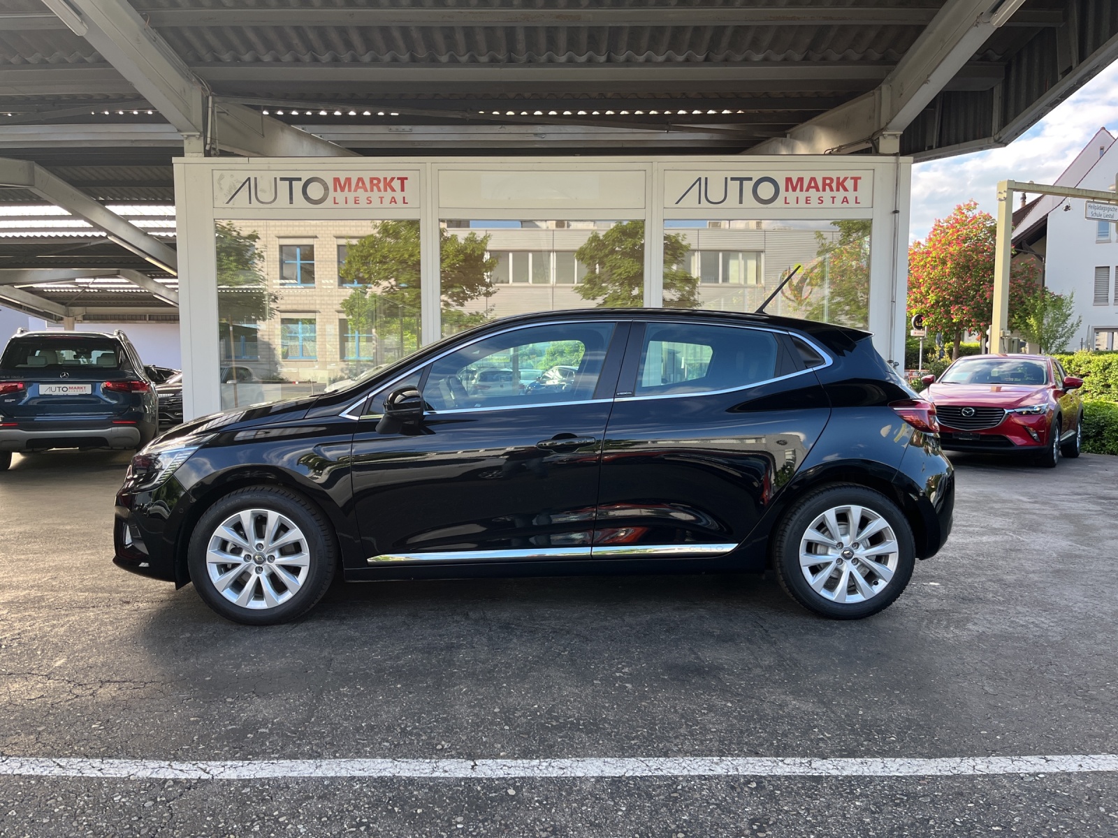 RENAULT Clio 1.6 E-Tech Intens-image-1