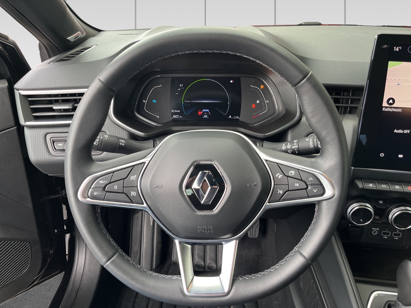 RENAULT Clio 1.6 E-Tech Intens-image-8