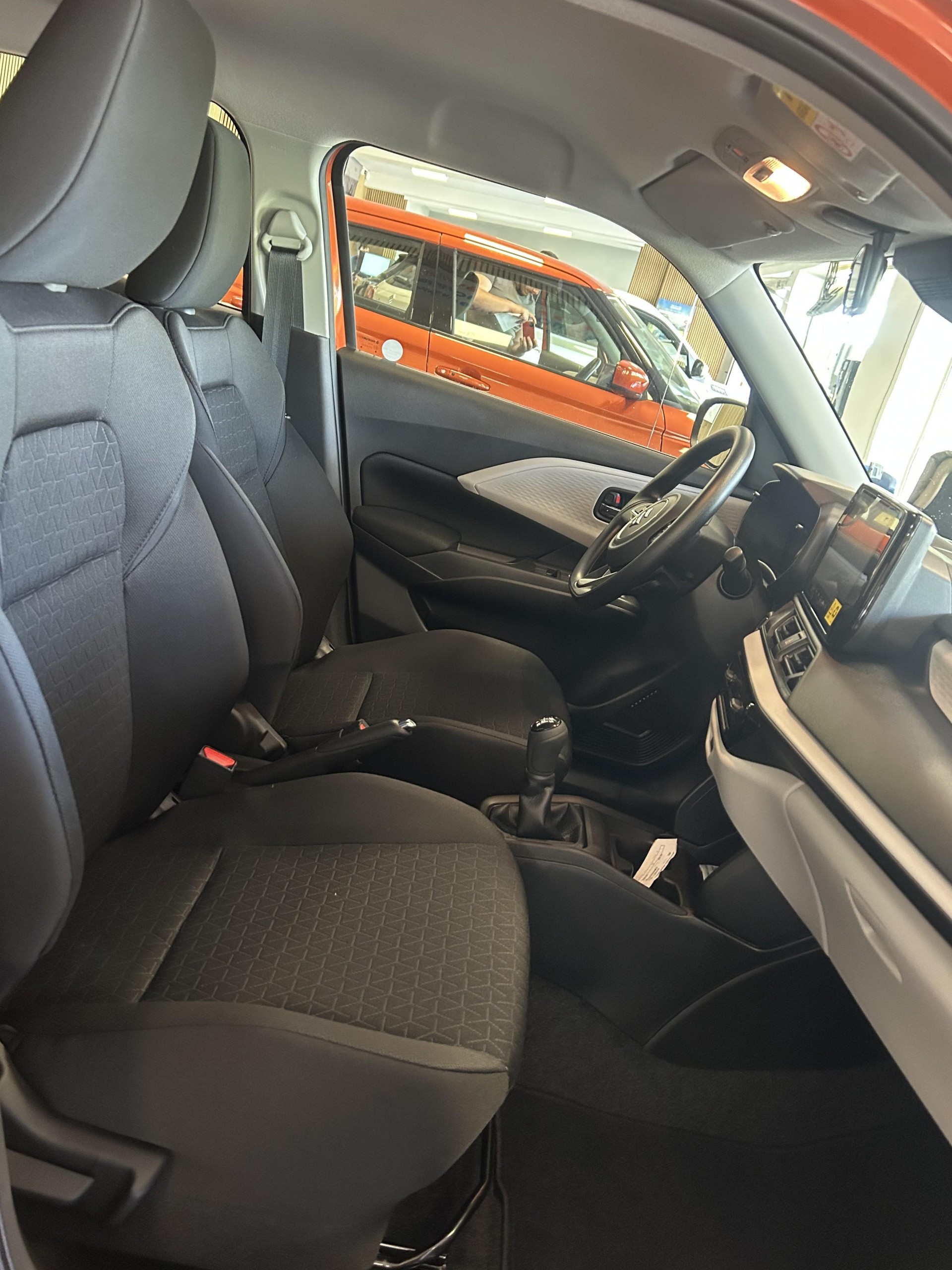 SUZUKI Swift 1.2 Unico Hybrid-image-12