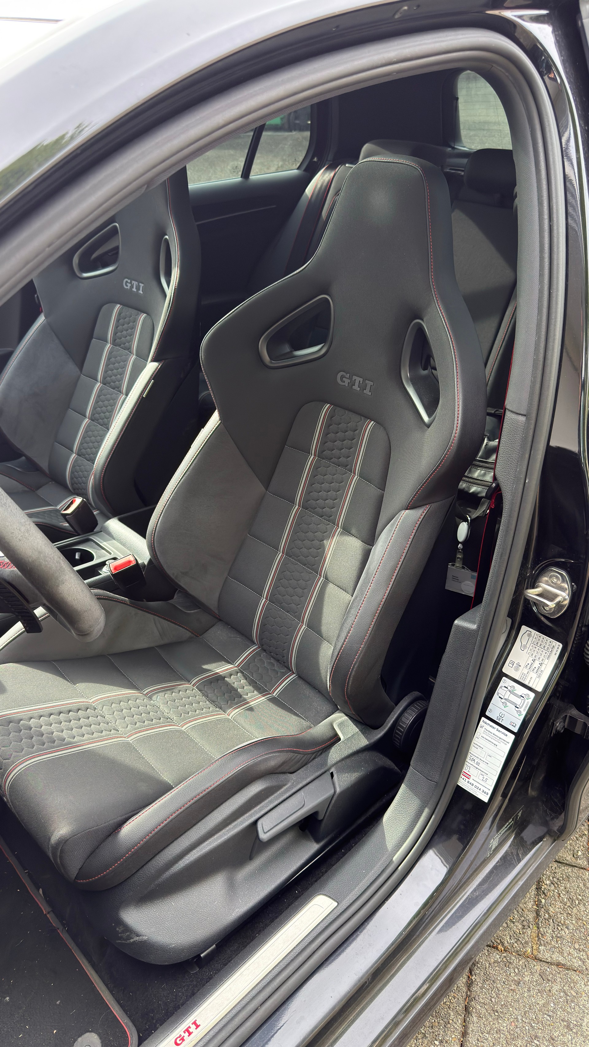 VW 2.0 TSI GTI Clubsport DSG-image-2