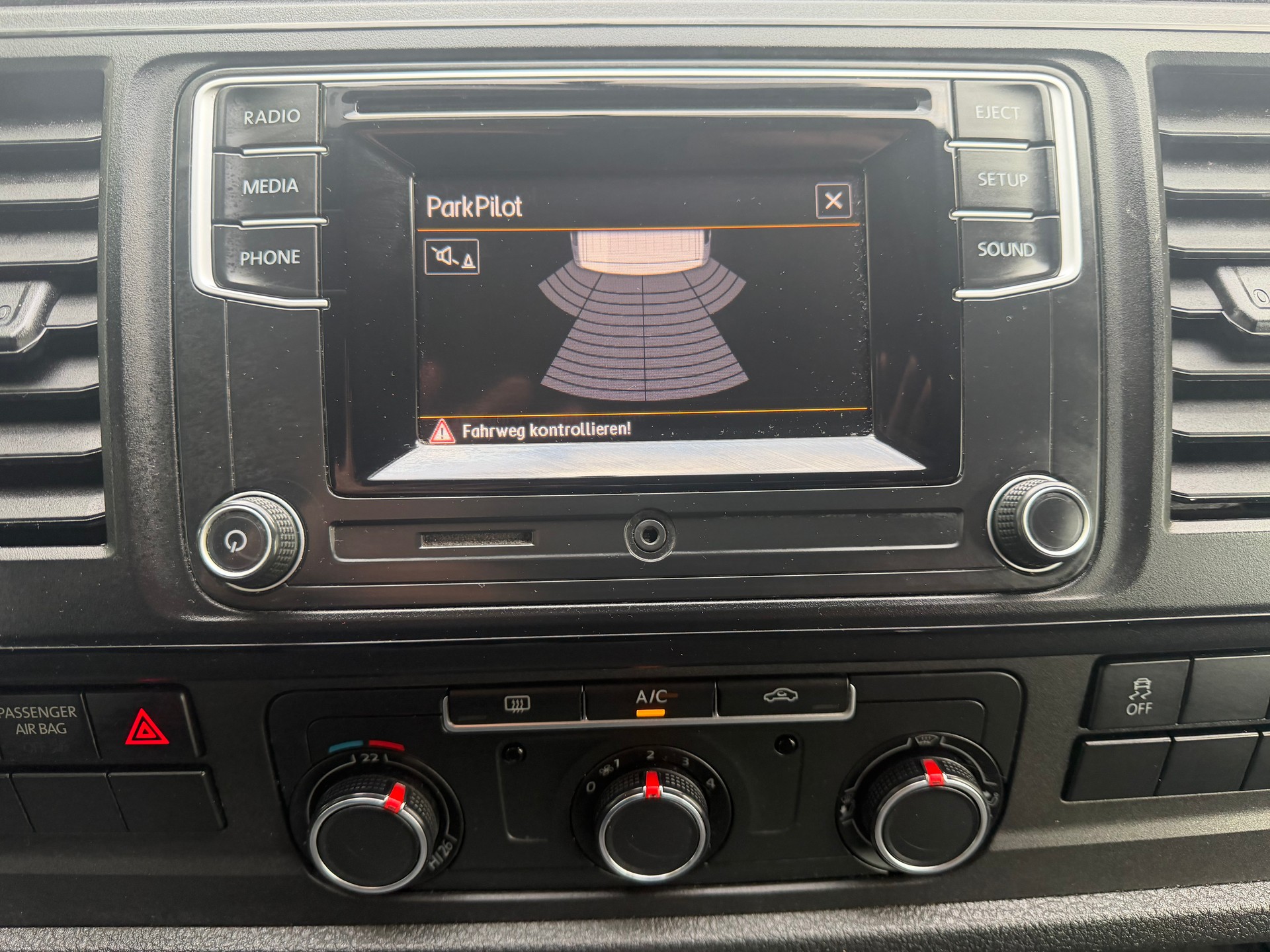 VW T6 2.0 TDI 4Motion * 03x Sitzplätze * Navi * Klimaanlage * Tempomat * PDC H * 02x Airbag * AHK 2500Kg * Ab MFK-image-7