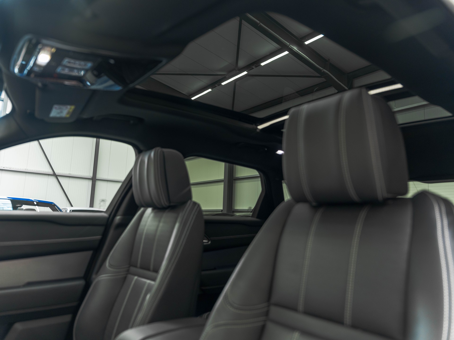 LAND ROVER Range Rover Velar R-Dynamic P 380 HSE Automatic-image-10