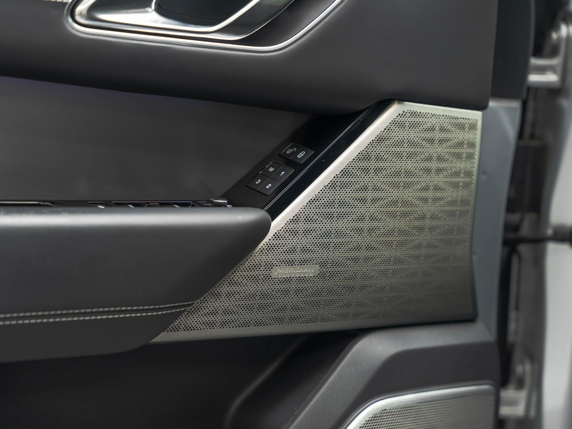 LAND ROVER Range Rover Velar R-Dynamic P 380 HSE Automatic-image-20