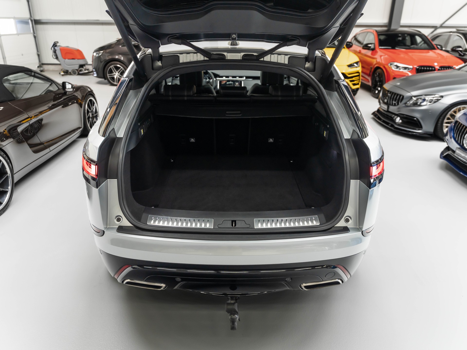 LAND ROVER Range Rover Velar R-Dynamic P 380 HSE Automatic-image-30