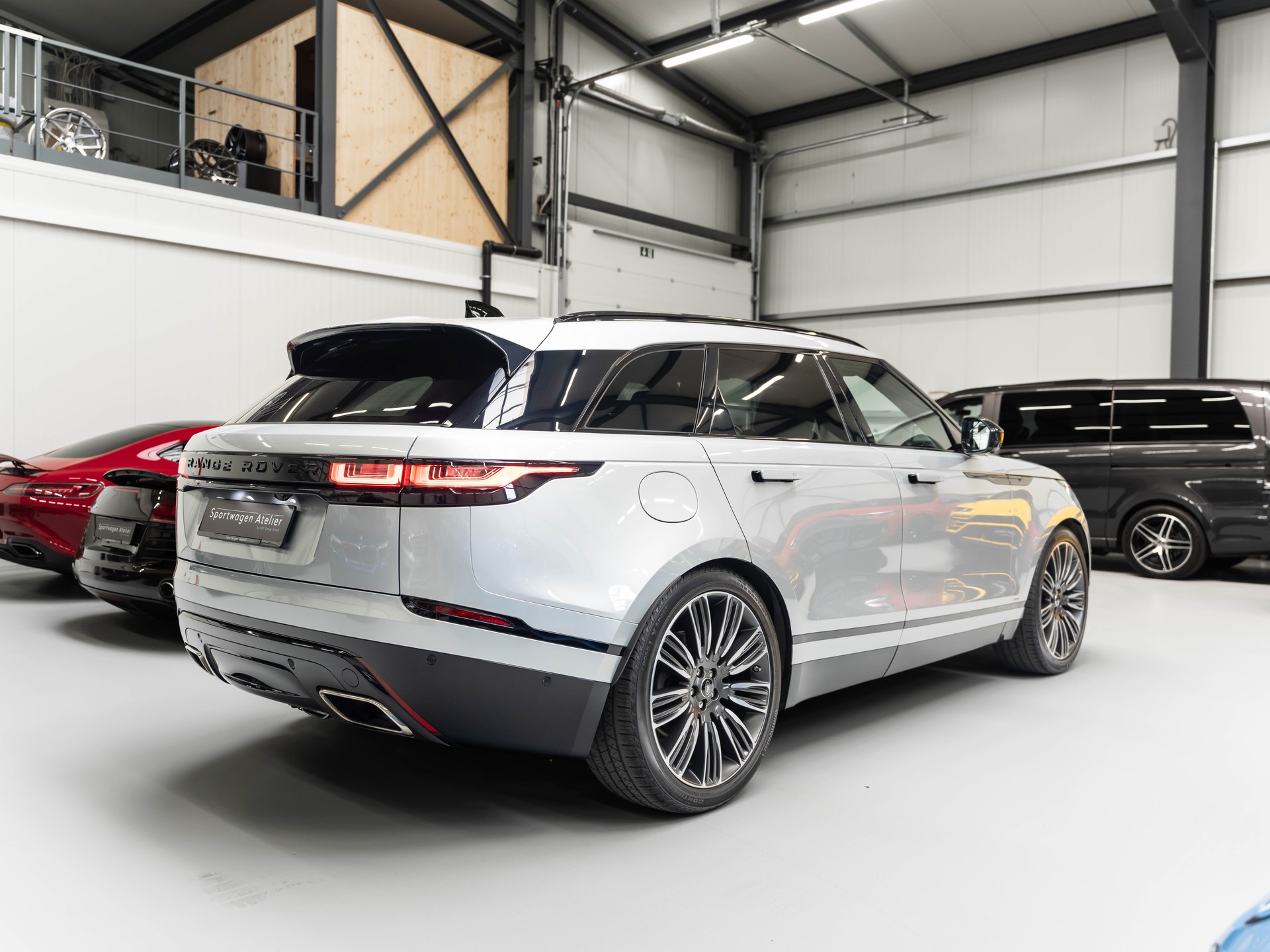 LAND ROVER Range Rover Velar R-Dynamic P 380 HSE Automatic-image-3