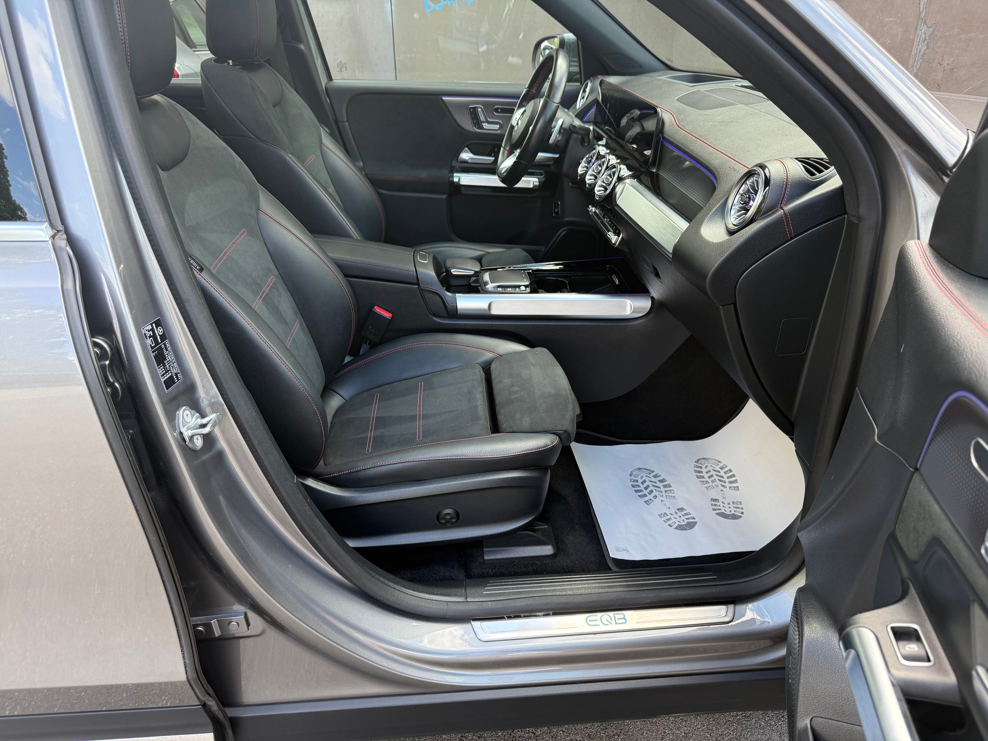MERCEDES-BENZ EQB 350 AMG Line 4Matic-image-13