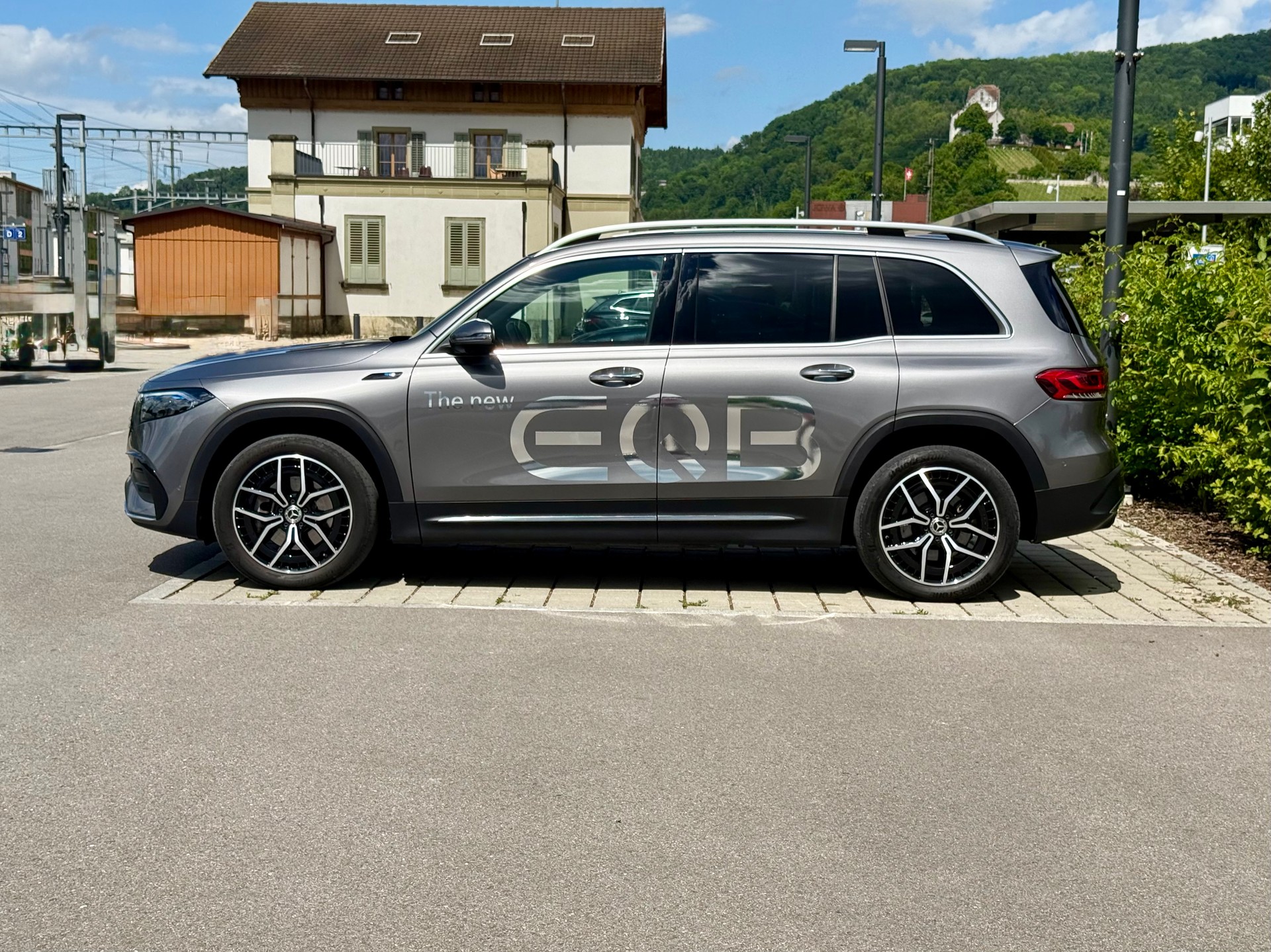 MERCEDES-BENZ EQB 350 AMG Line 4Matic-showroom-element-1