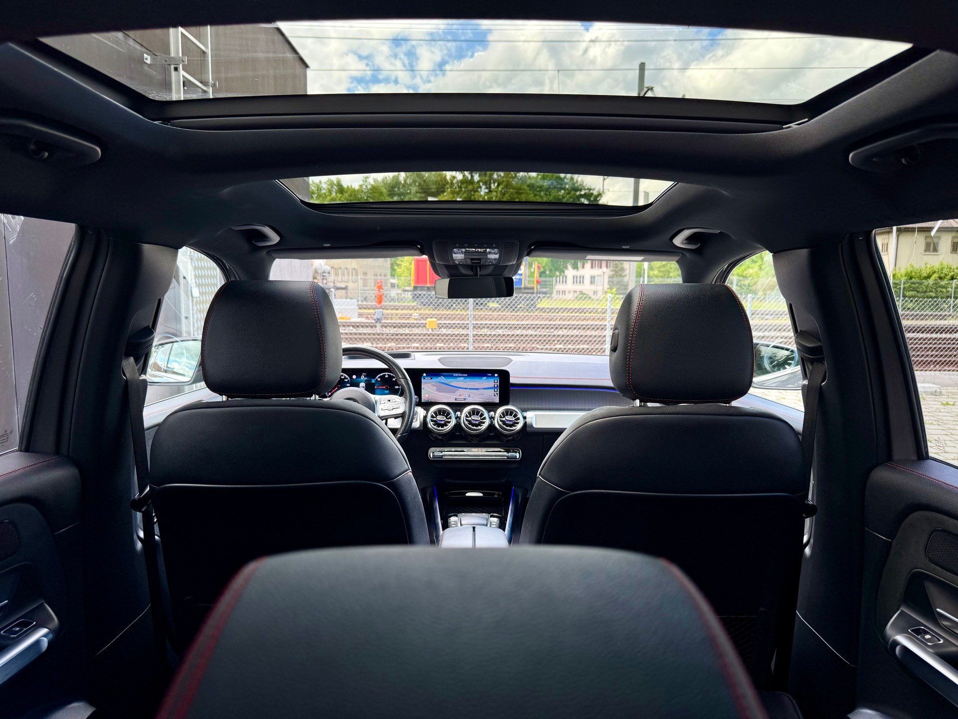 MERCEDES-BENZ EQB 350 AMG Line 4Matic-image-5