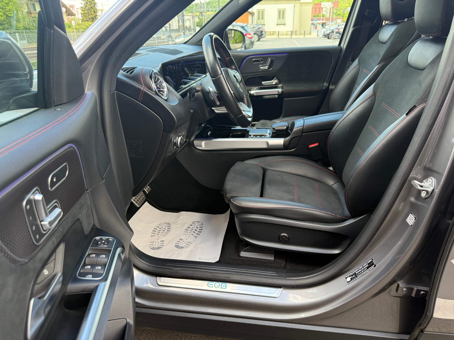 MERCEDES-BENZ EQB 350 AMG Line 4Matic-image-12