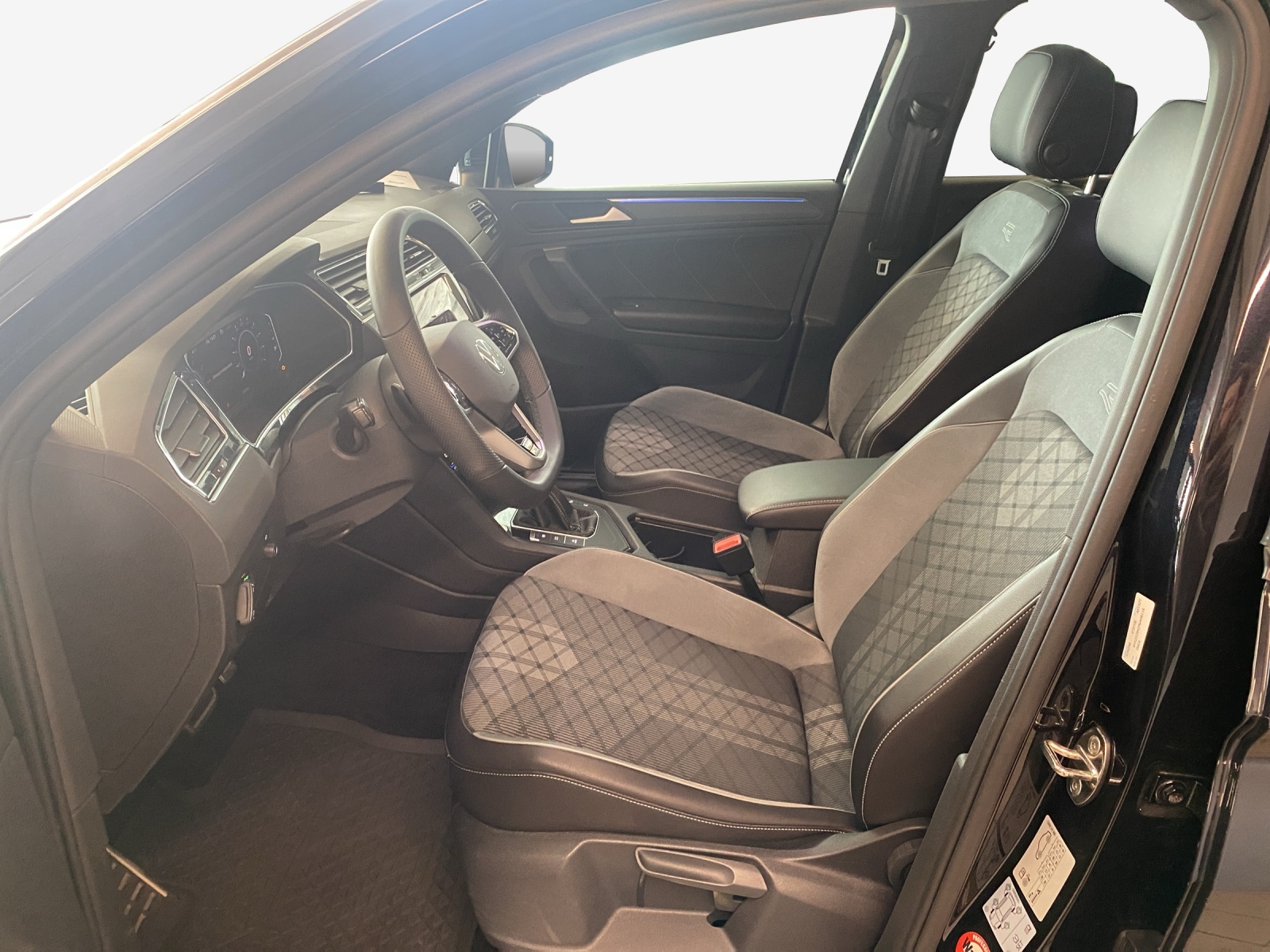 VW Tiguan 1.4TSI PHEV Selection DSG-image-7