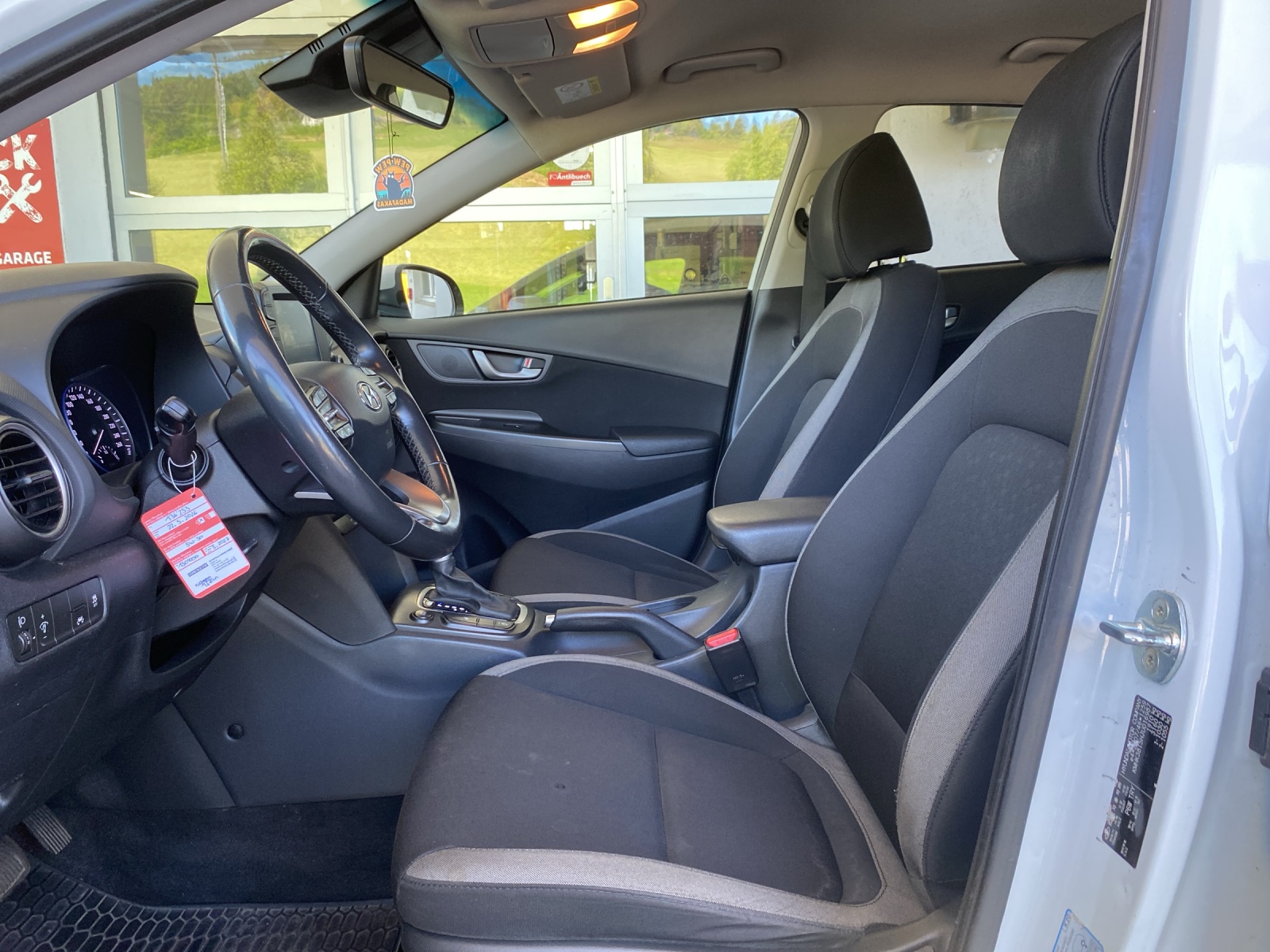 HYUNDAI Kona 1.6 T-GDi Launch 4WD DCT-image-8