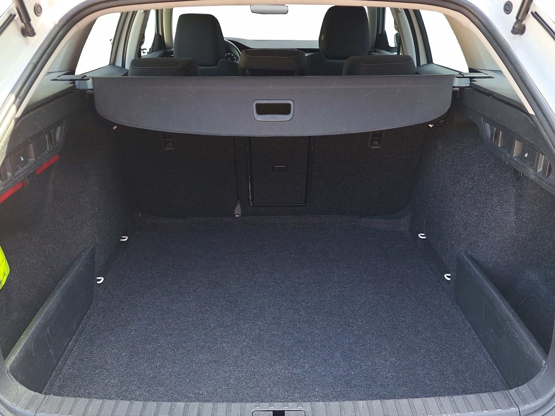 SKODA Octavia Combi 2.0 TDI DSG Ambition 4x4-image-11