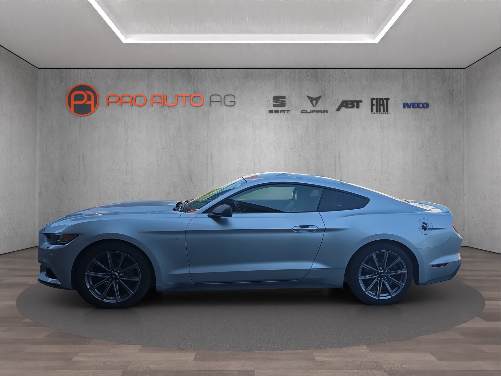 FORD Mustang Fastback 2.3 Automat-image-1