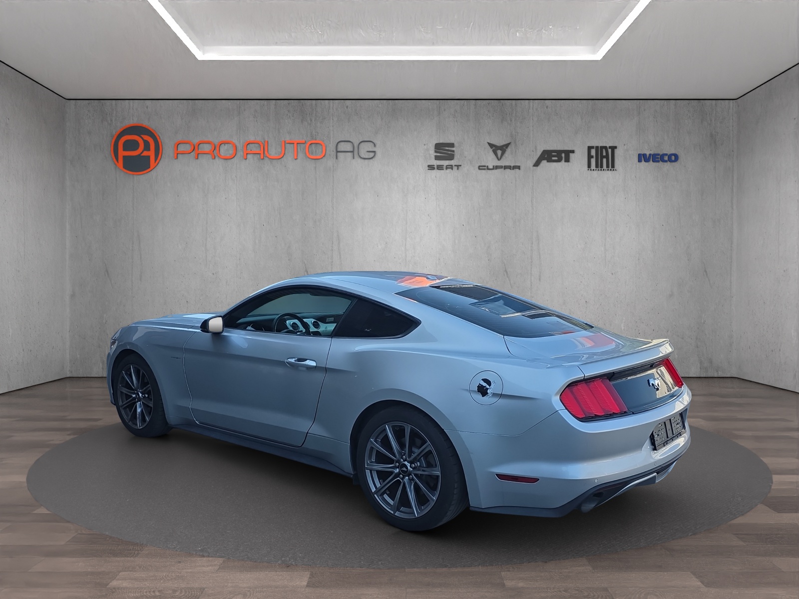 FORD Mustang Fastback 2.3 Automat-image-2
