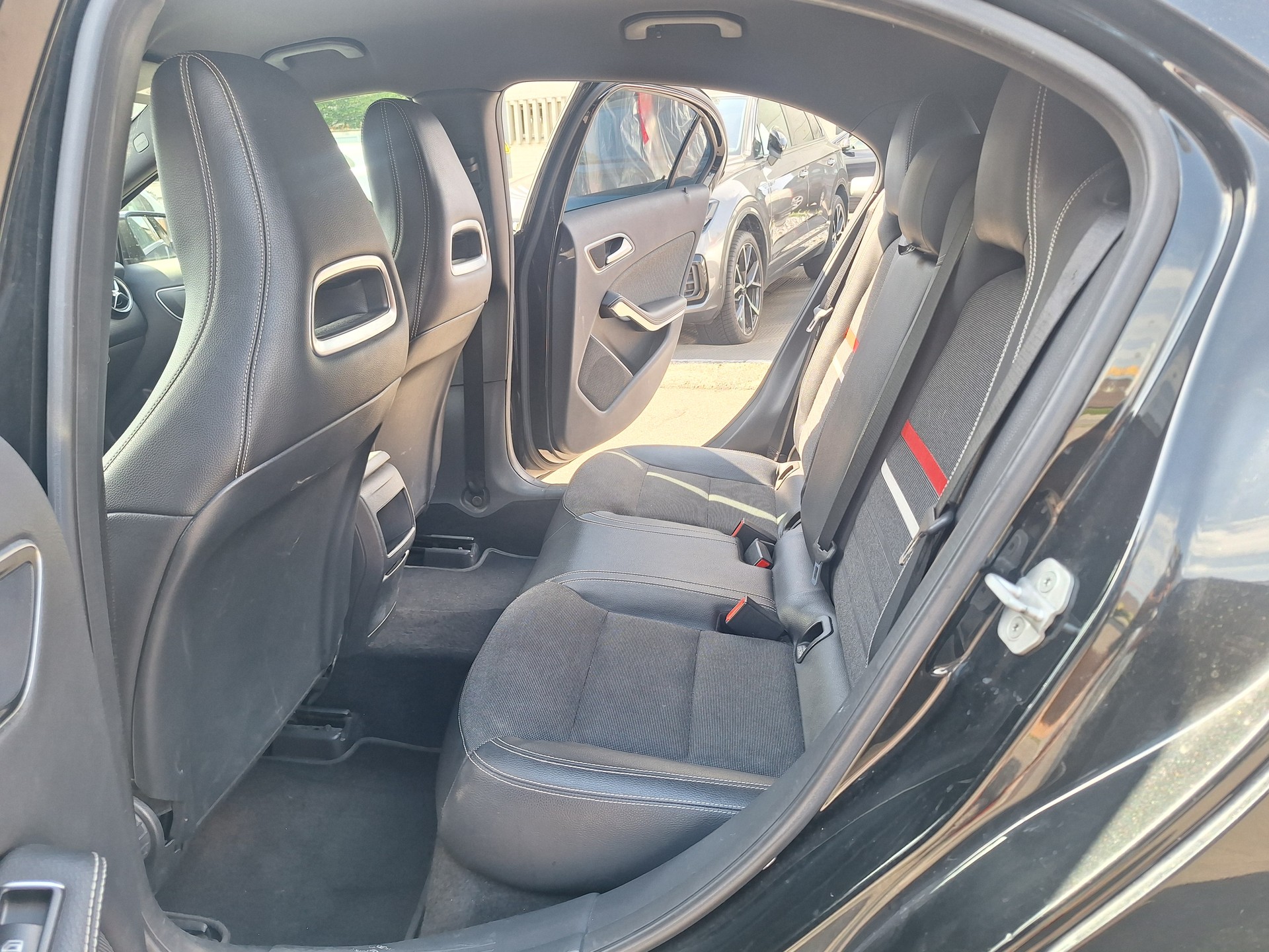 MERCEDES-BENZ A 180 CDI-image-7