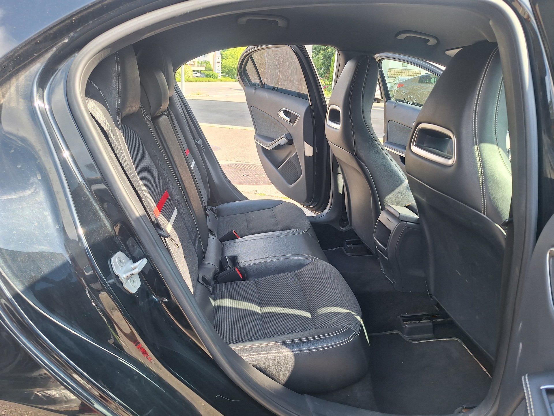 MERCEDES-BENZ A 180 CDI-image-8