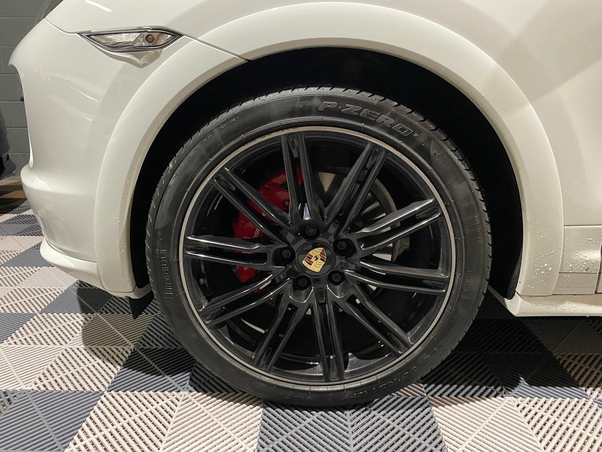 PORSCHE Cayenne GTS-image-8