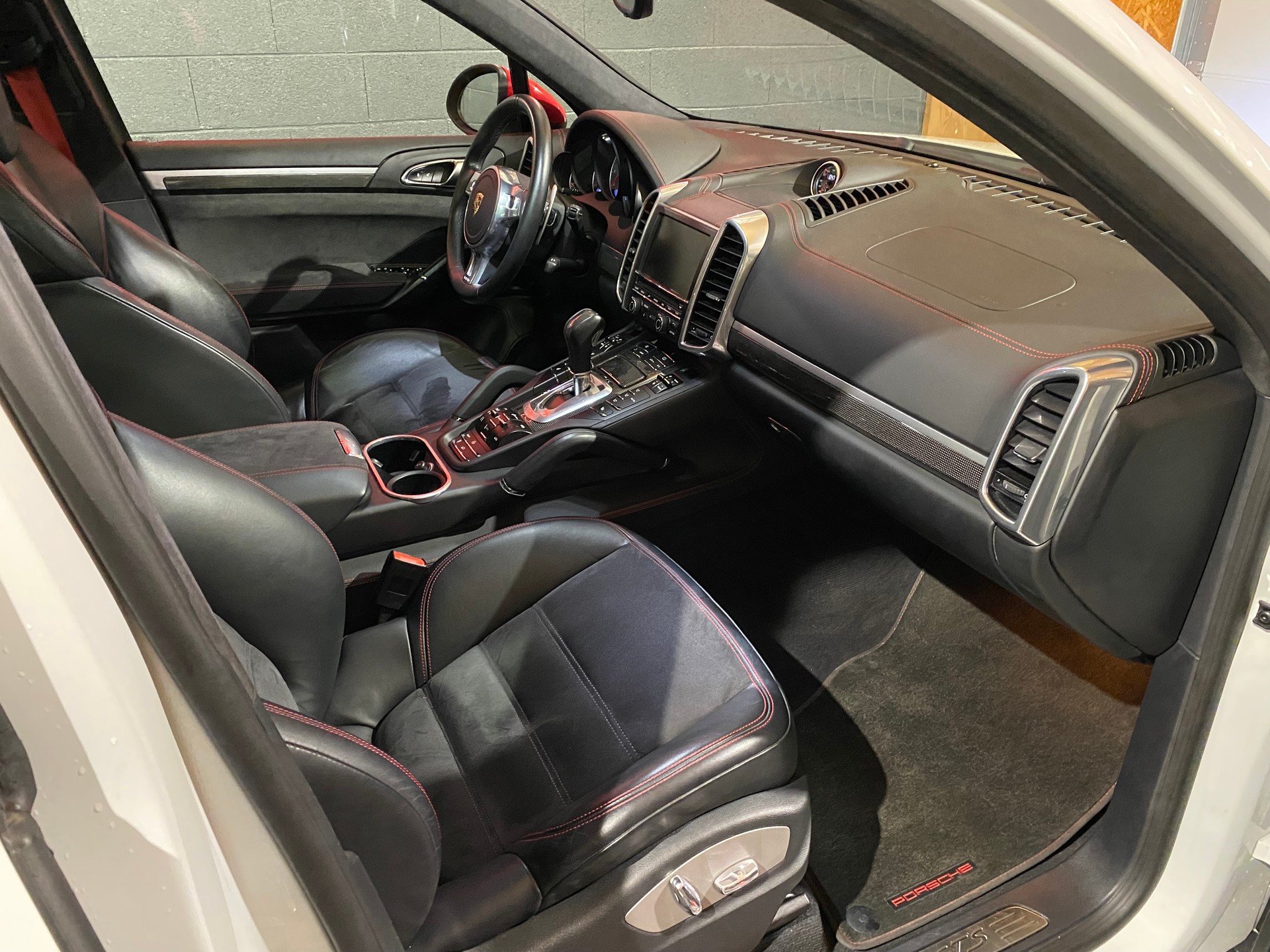 PORSCHE Cayenne GTS-image-28