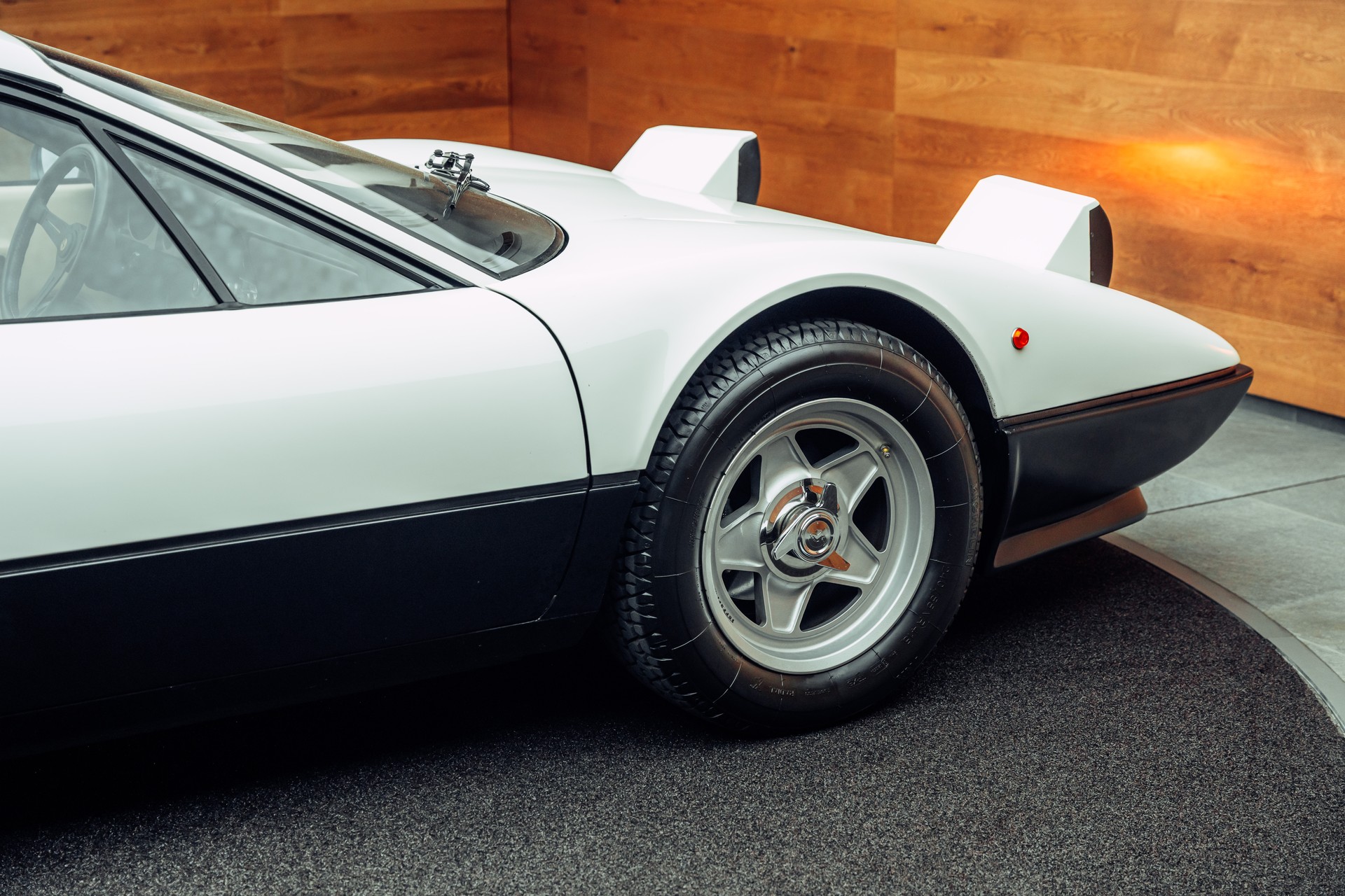 FERRARI 512 BBi-image-27