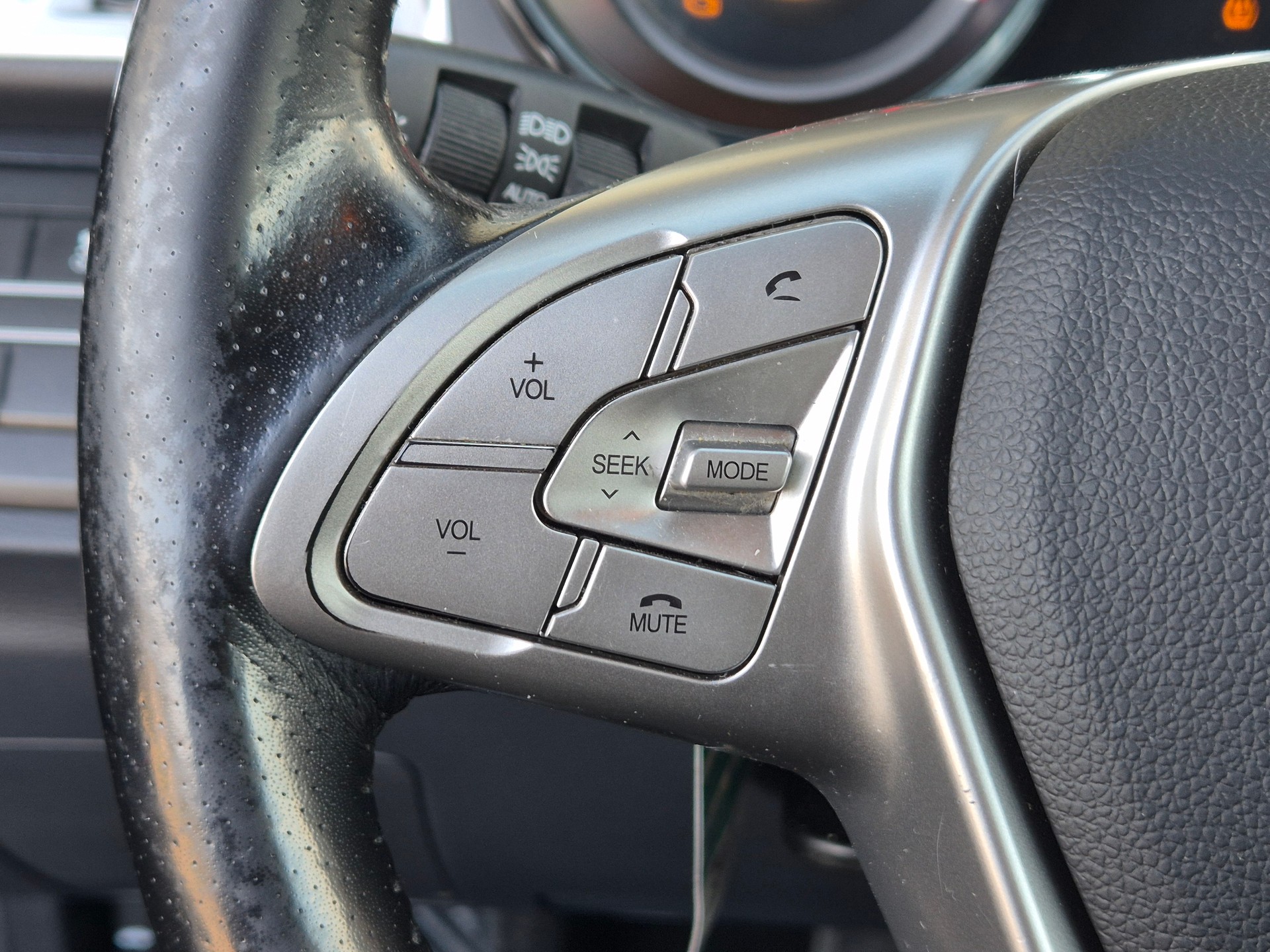 KGM-SsangYong Tivoli 1.6 e-XGi Sapphire 4WD Automatic-image-20