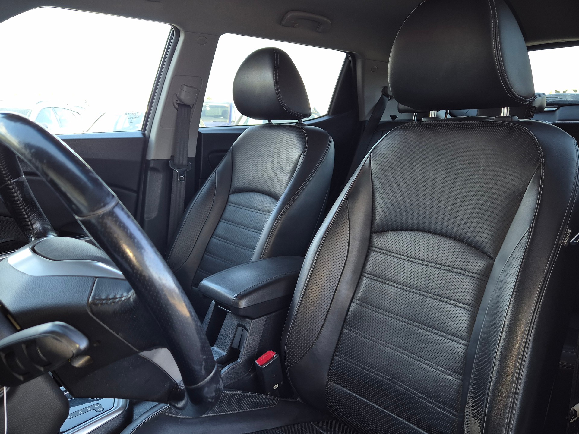 KGM-SsangYong Tivoli 1.6 e-XGi Sapphire 4WD Automatic-image-12