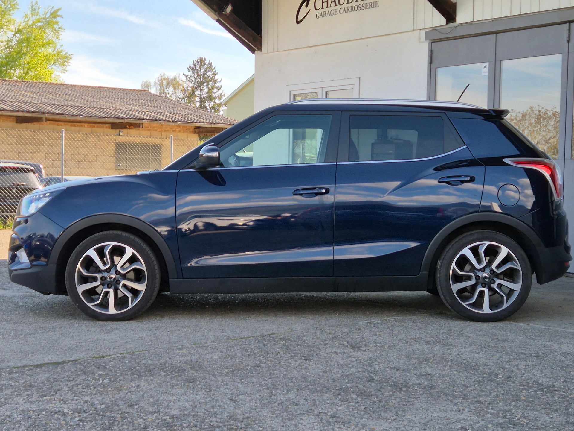 KGM-SsangYong Tivoli 1.6 e-XGi Sapphire 4WD Automatic-image-9