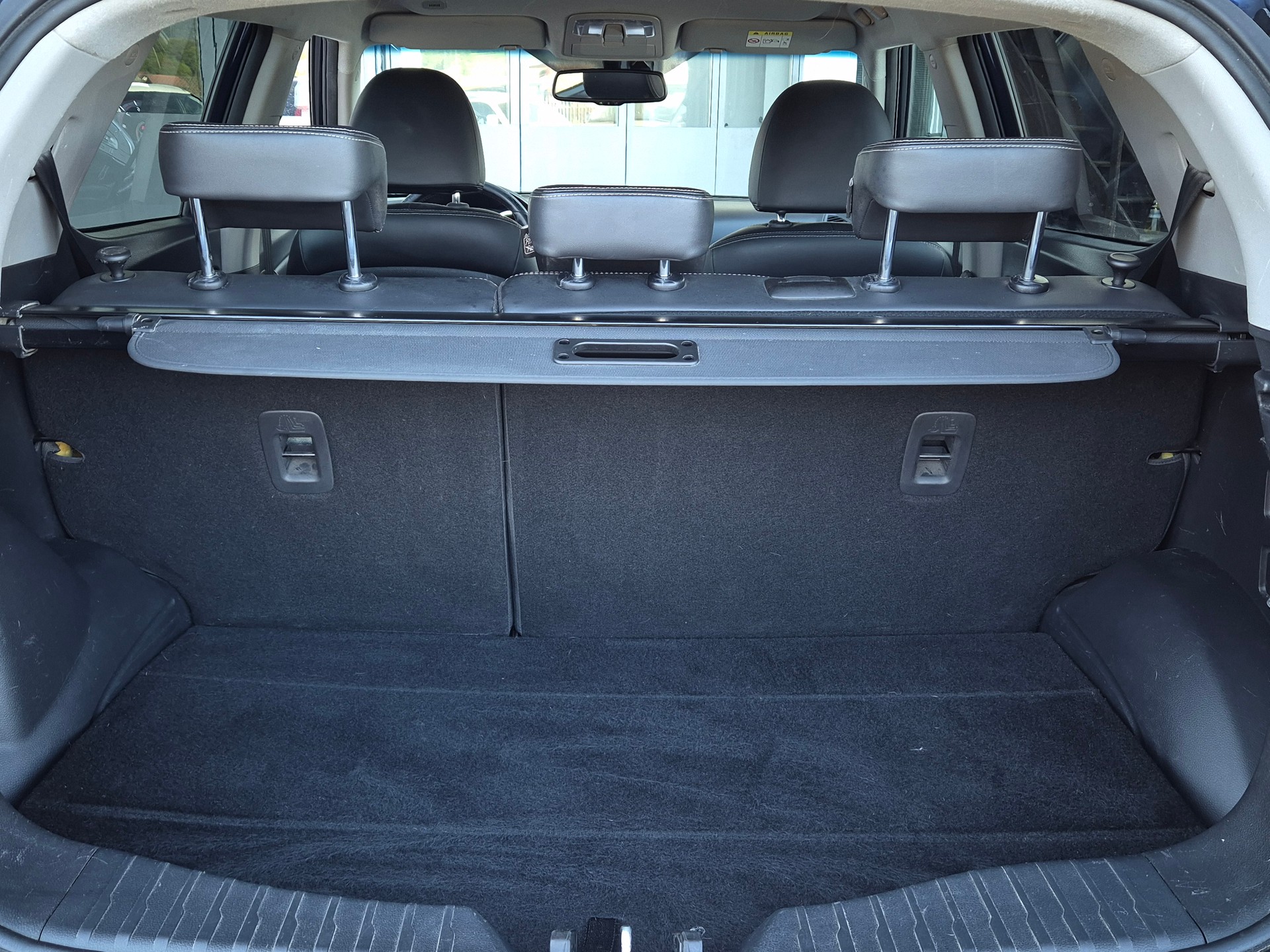 KGM-SsangYong Tivoli 1.6 e-XGi Sapphire 4WD Automatic-image-7