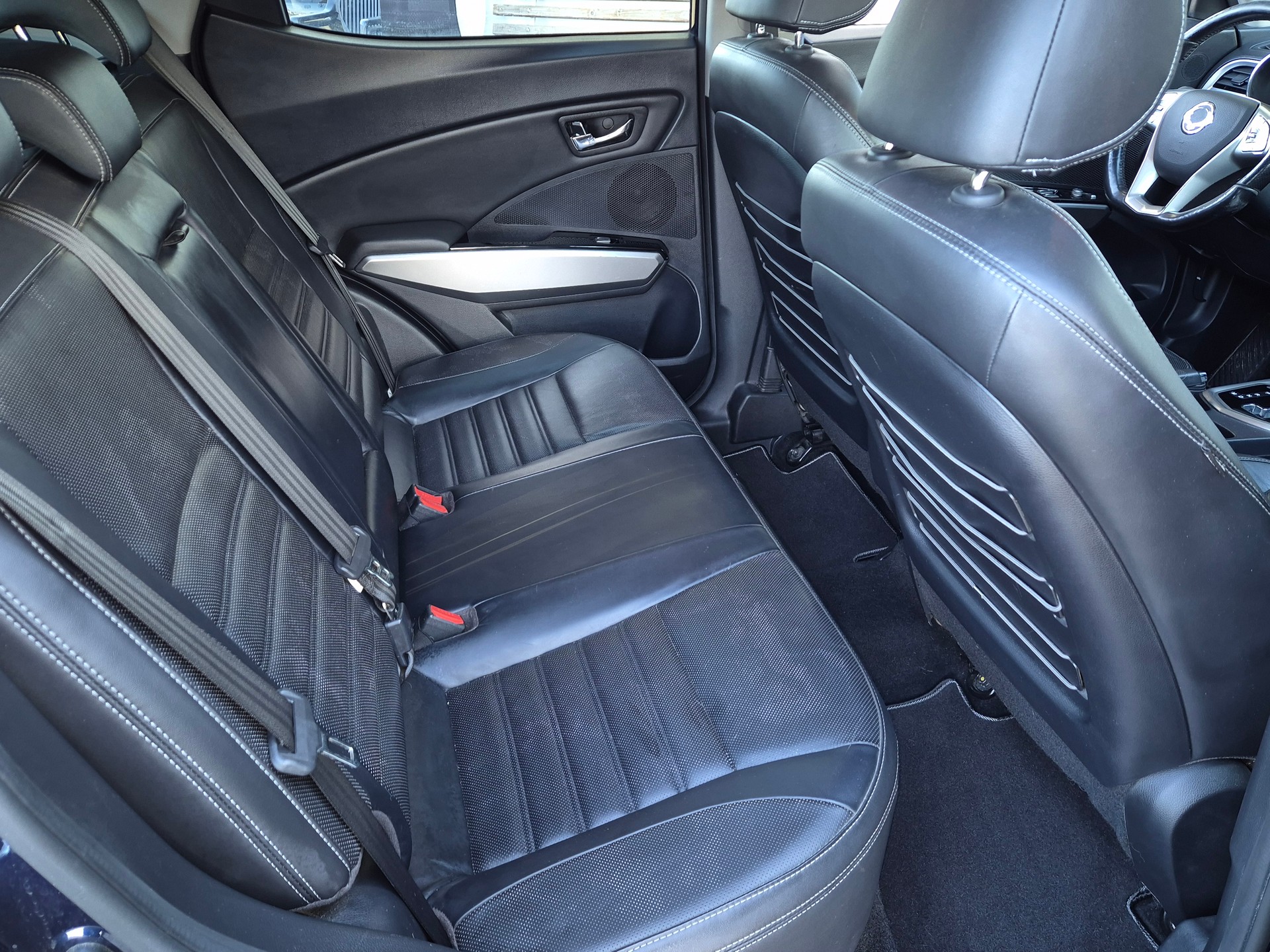 KGM-SsangYong Tivoli 1.6 e-XGi Sapphire 4WD Automatic-image-15