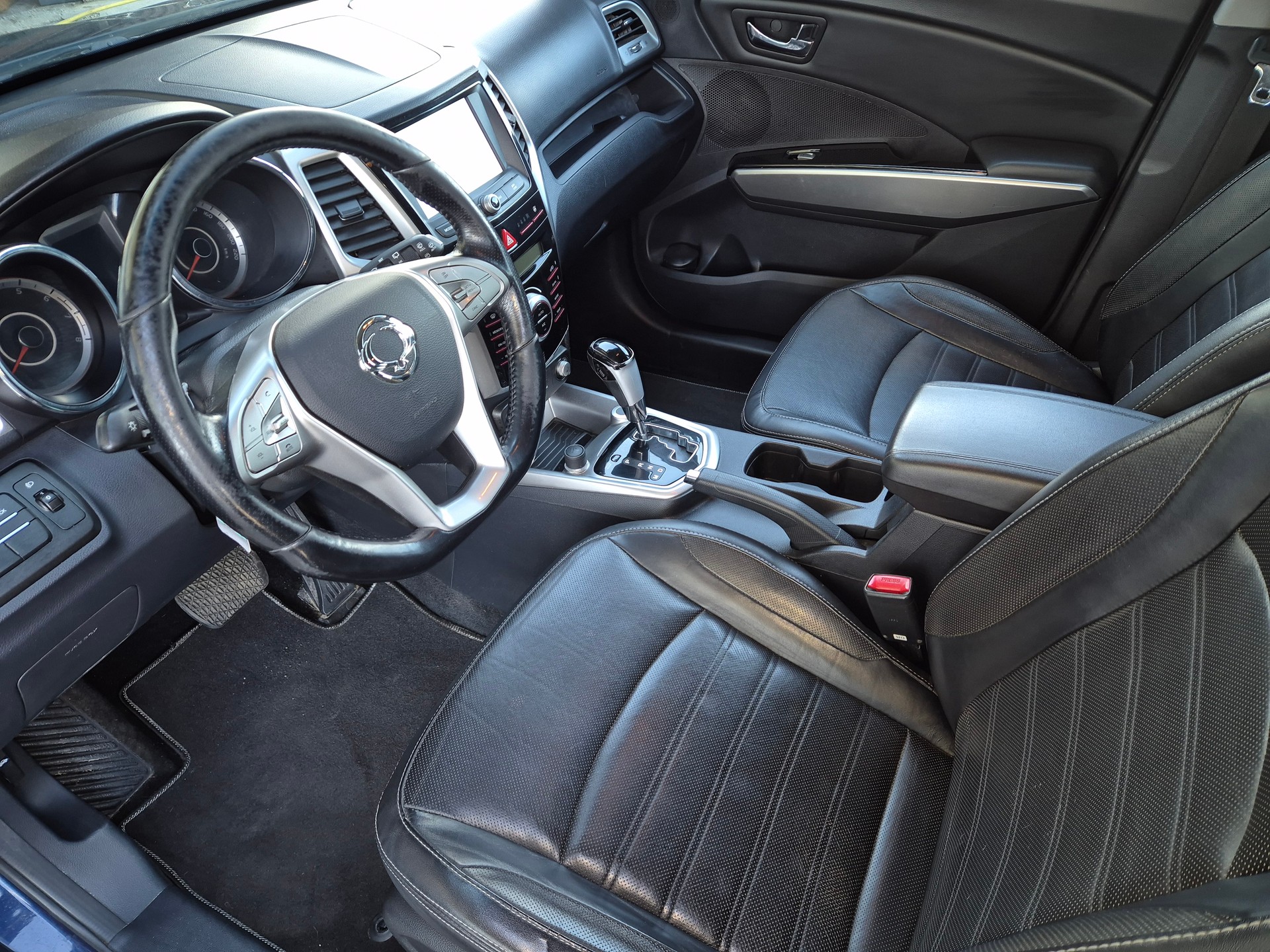 KGM-SsangYong Tivoli 1.6 e-XGi Sapphire 4WD Automatic-image-11