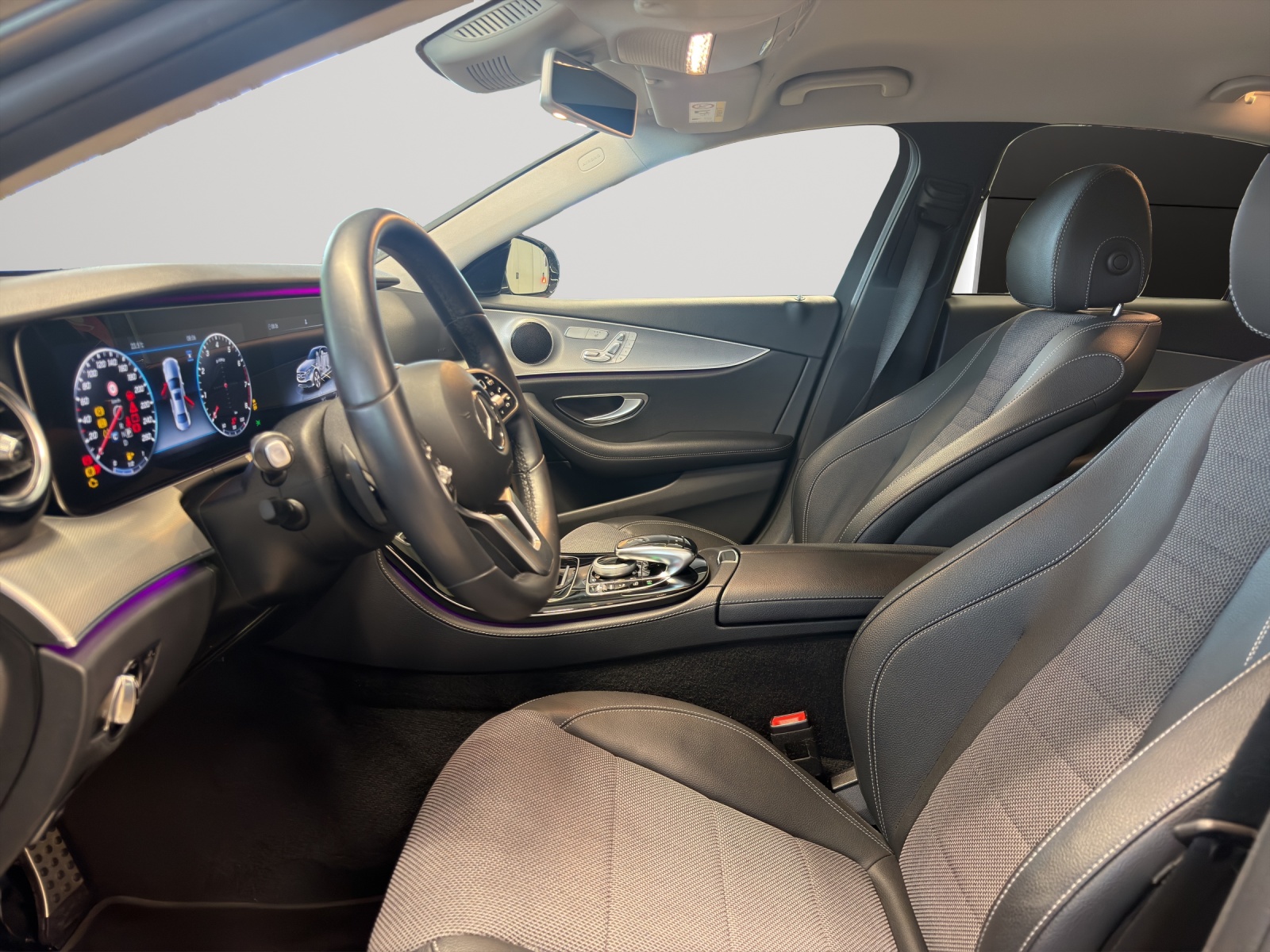 MERCEDES-BENZ E 200 Avantgarde 4Matic-image-10