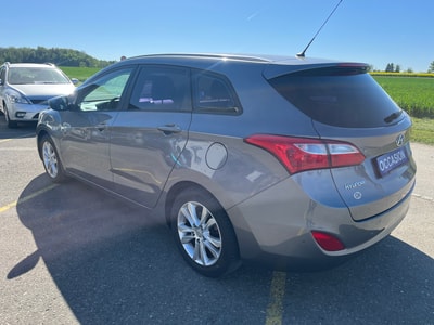 HYUNDAI i30 Wagon 1.6 GDI Premium-image-4