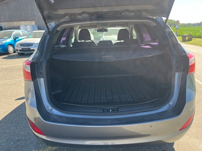 HYUNDAI i30 Wagon 1.6 GDI Premium-image-6