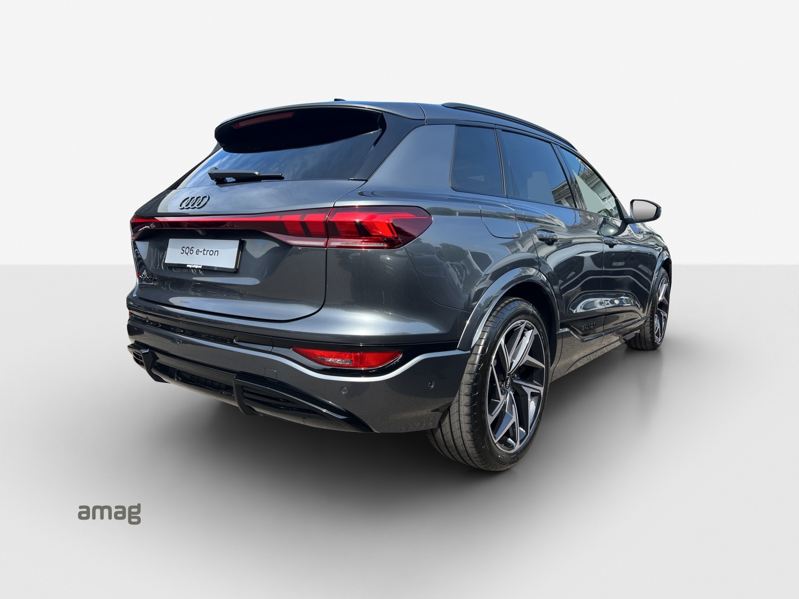 AUDI SQ6 e-tron quattro-image-4