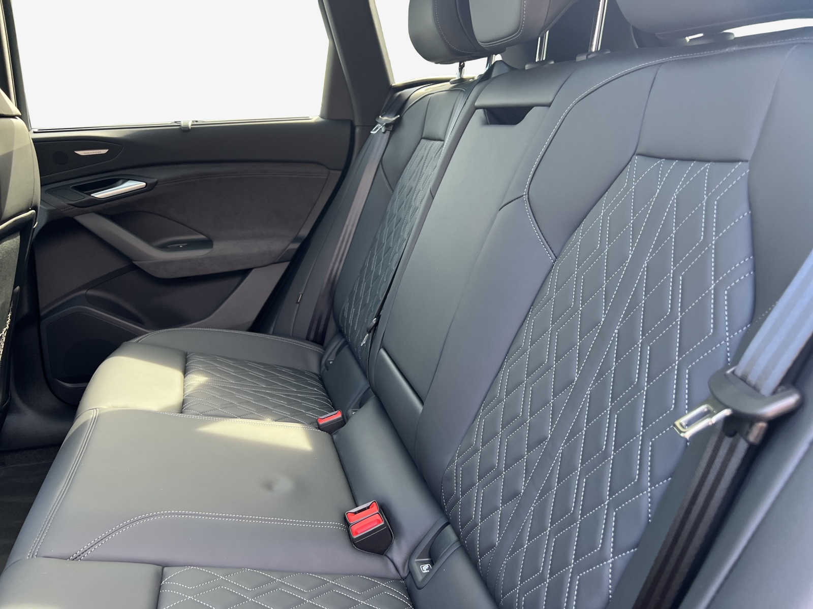 AUDI SQ6 e-tron quattro-image-11