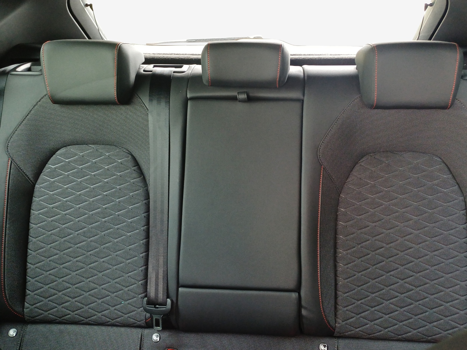SEAT Leon 1.5 eTSI mHEV DSG FR-image-11