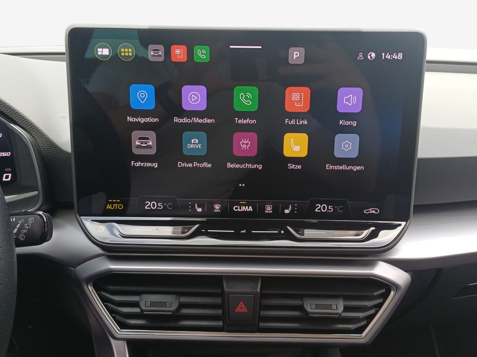 SEAT Leon 1.5 eTSI mHEV DSG FR-image-10