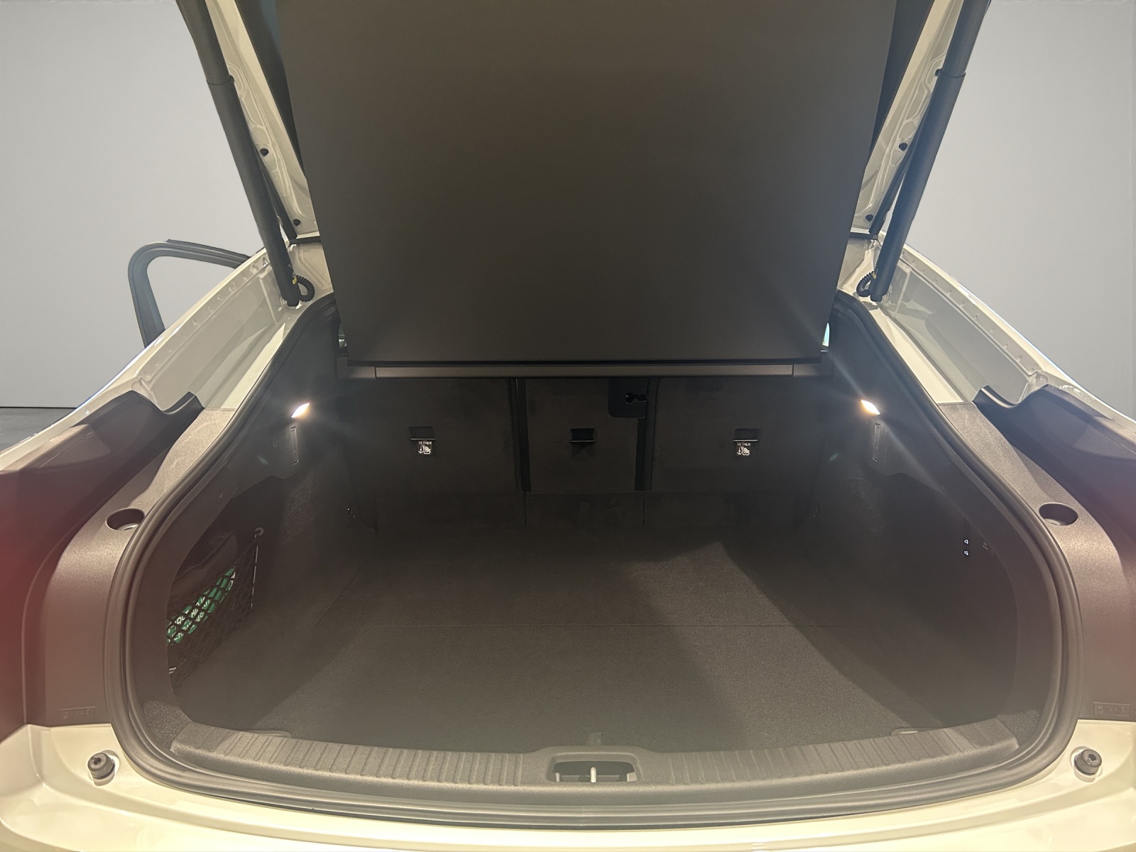 VOLVO ES90 Single 88 kWh Ultra-image-13