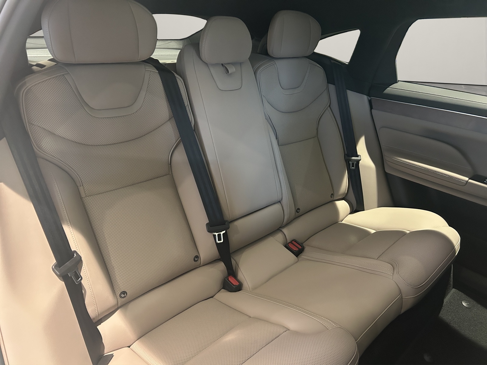 VOLVO ES90 Single 88 kWh Ultra-image-12